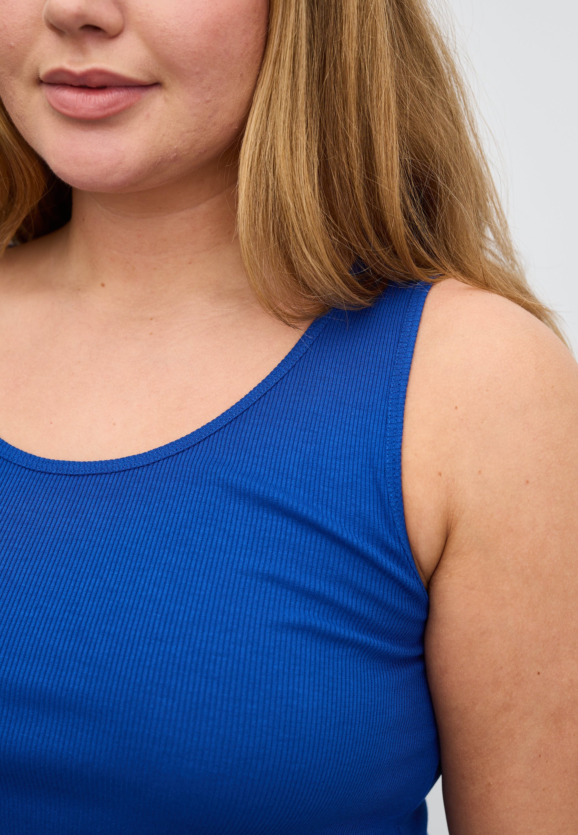 LAURIE Alberte Tank Top Tops 45000 True Blue
