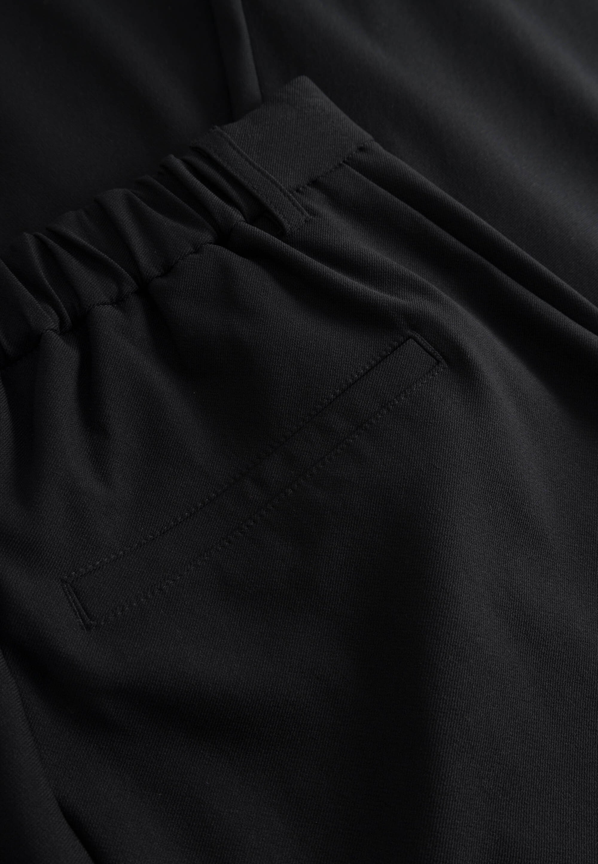 LAURIE Alice Loose - Medium Length Loose Schwarz