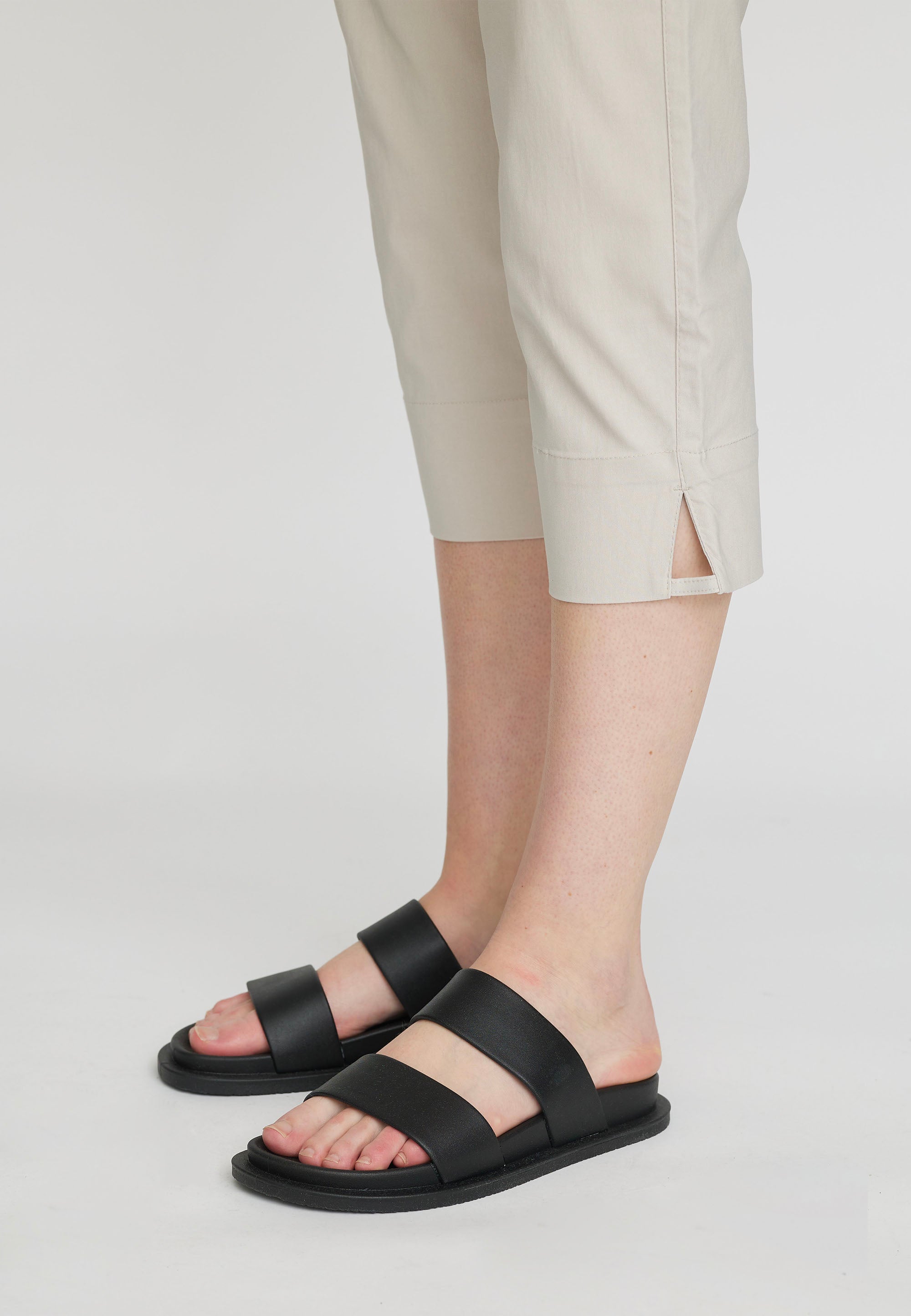 LAURIE Anabelle Regular Capri Medium Length Regular Grau sand