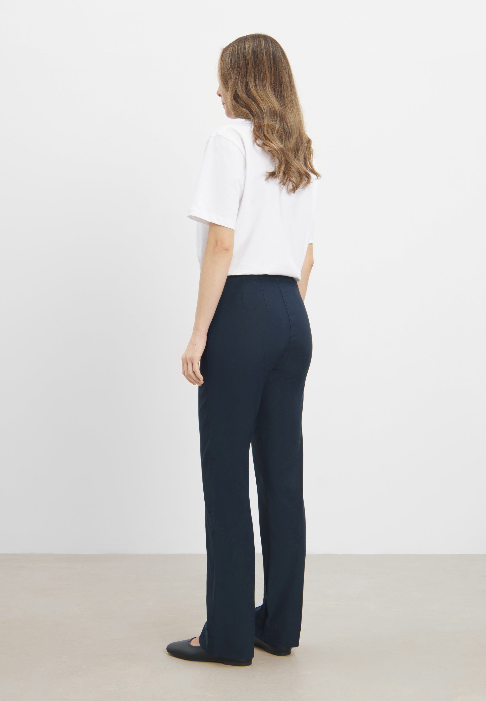 LAURIE Bella Straight - Medium Length Straight Marine