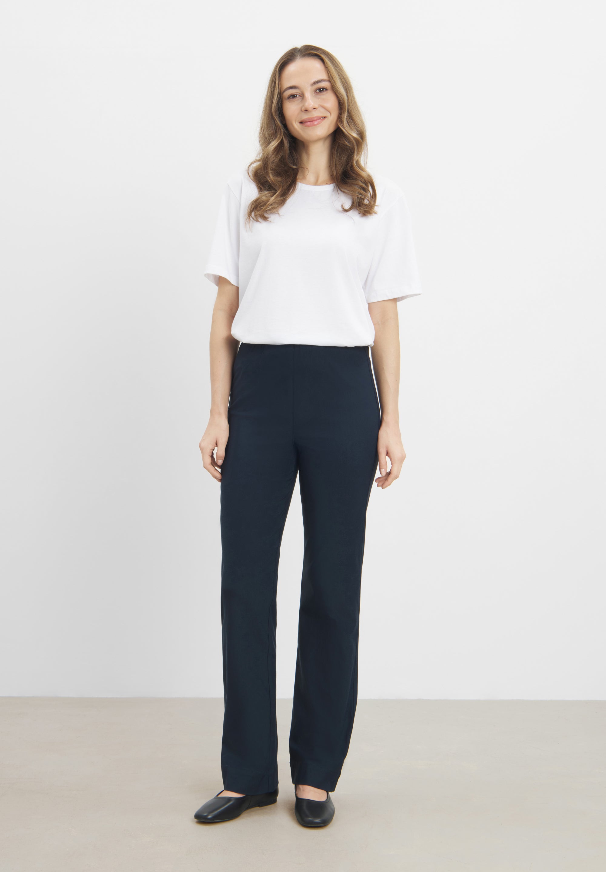 LAURIE Bella Straight - Medium Length Straight Marine