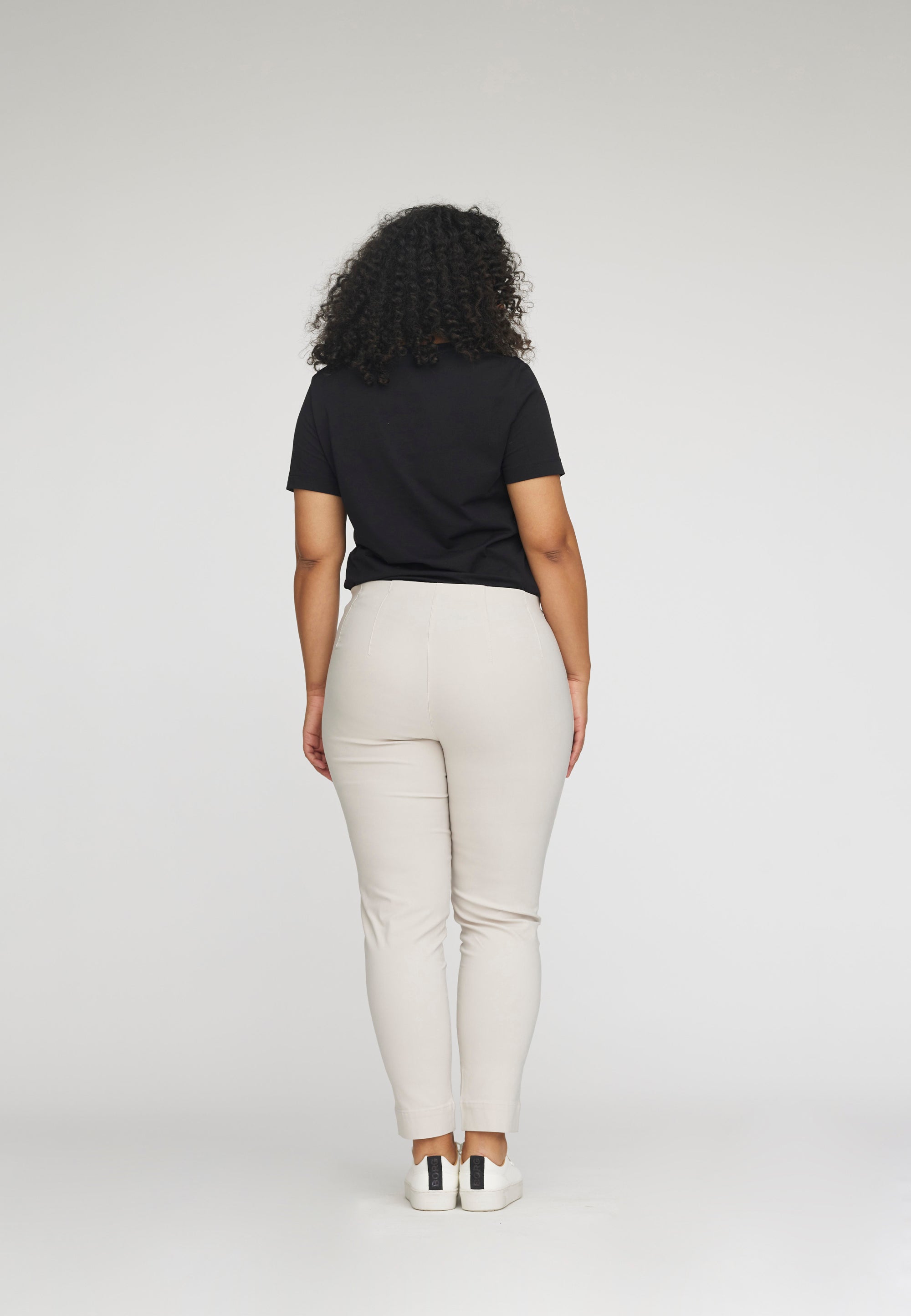 LAURIE Betty Regular - Short Length Regular Grau sand