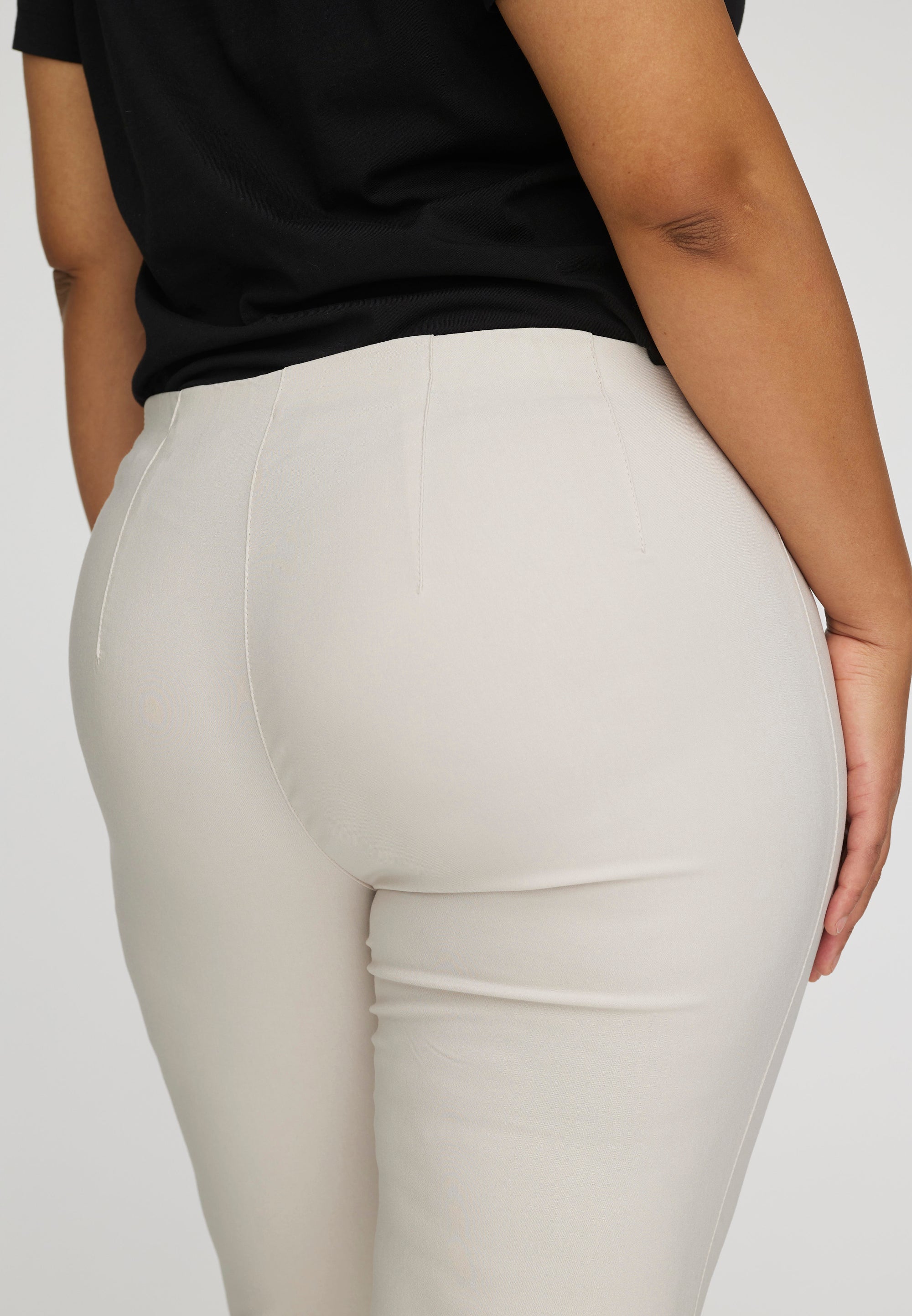 LAURIE Betty Regular - Short Length Regular Grau sand