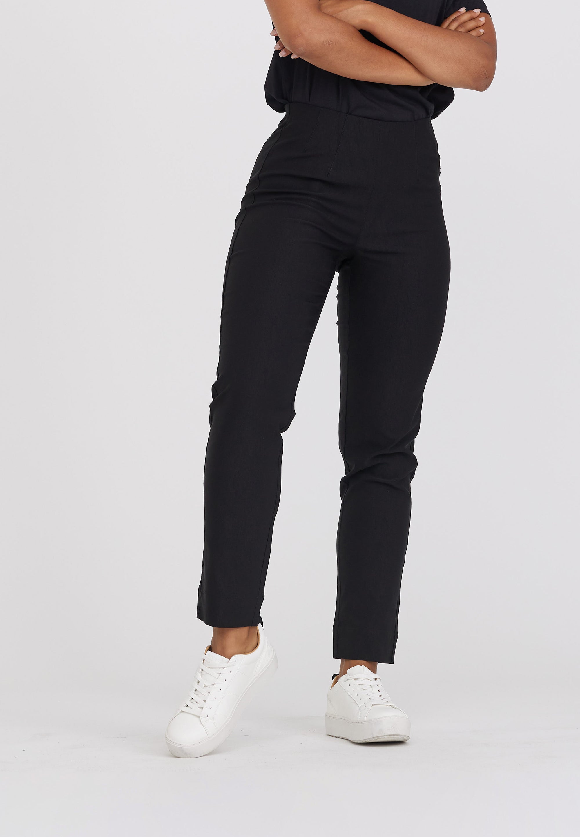 LAURIE Betty Regular - Short Length Regular Schwarz