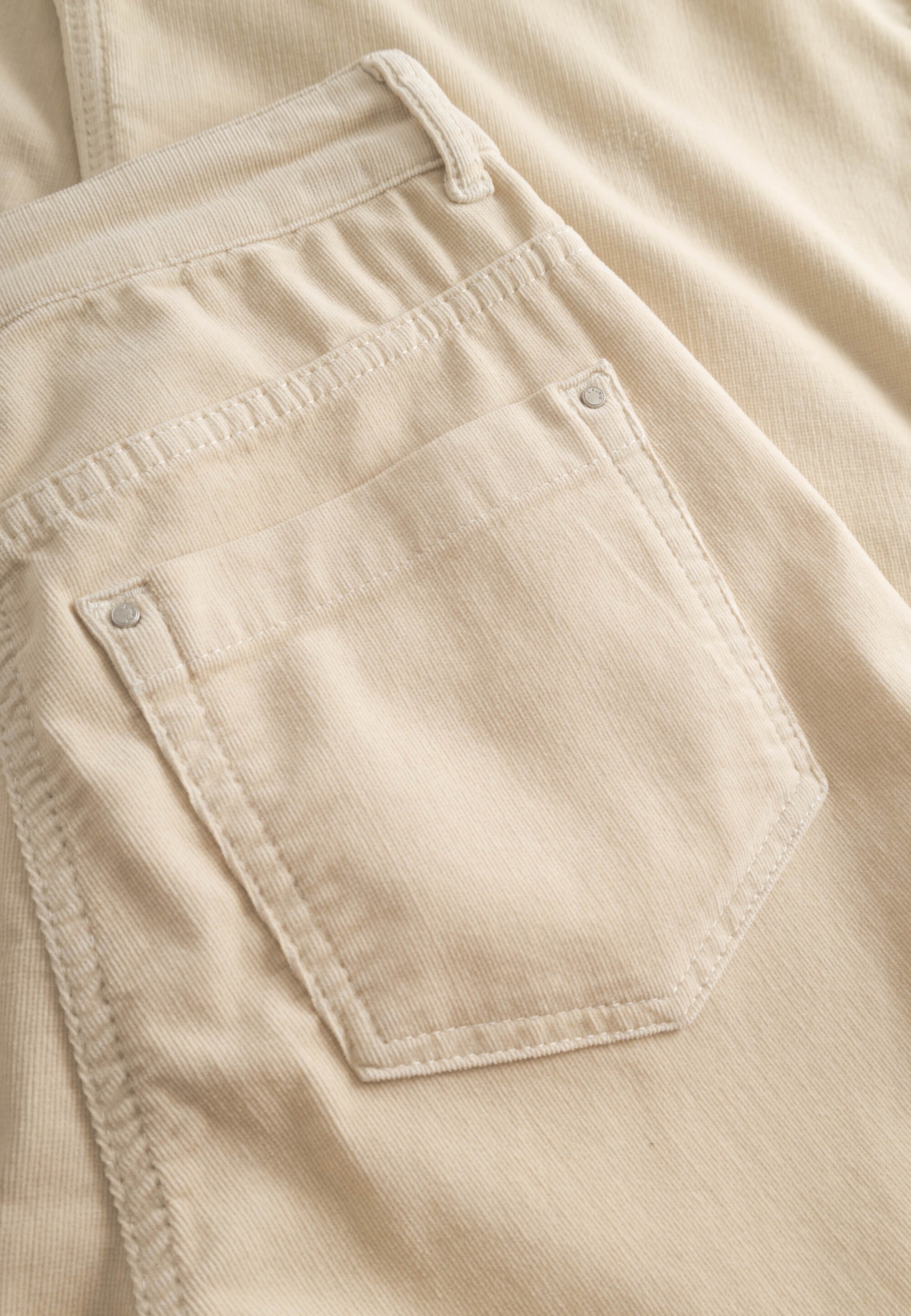 LAURIE Carol Loose Samt - Medium Length Loose 13000 Birch