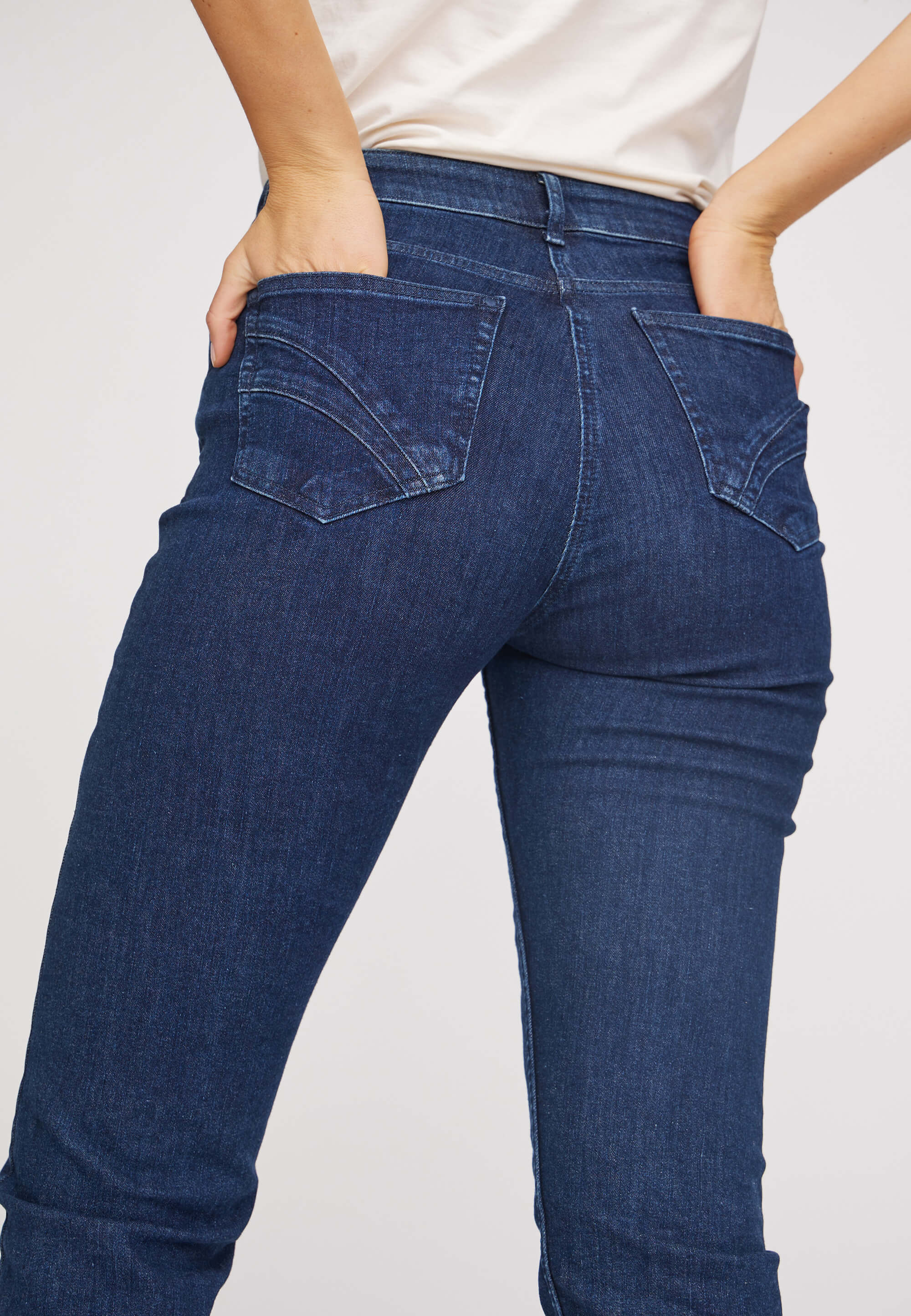 LAURIE Charlotte Regular - Medium Length - Ecolabel Regular Dunkelblauer denim