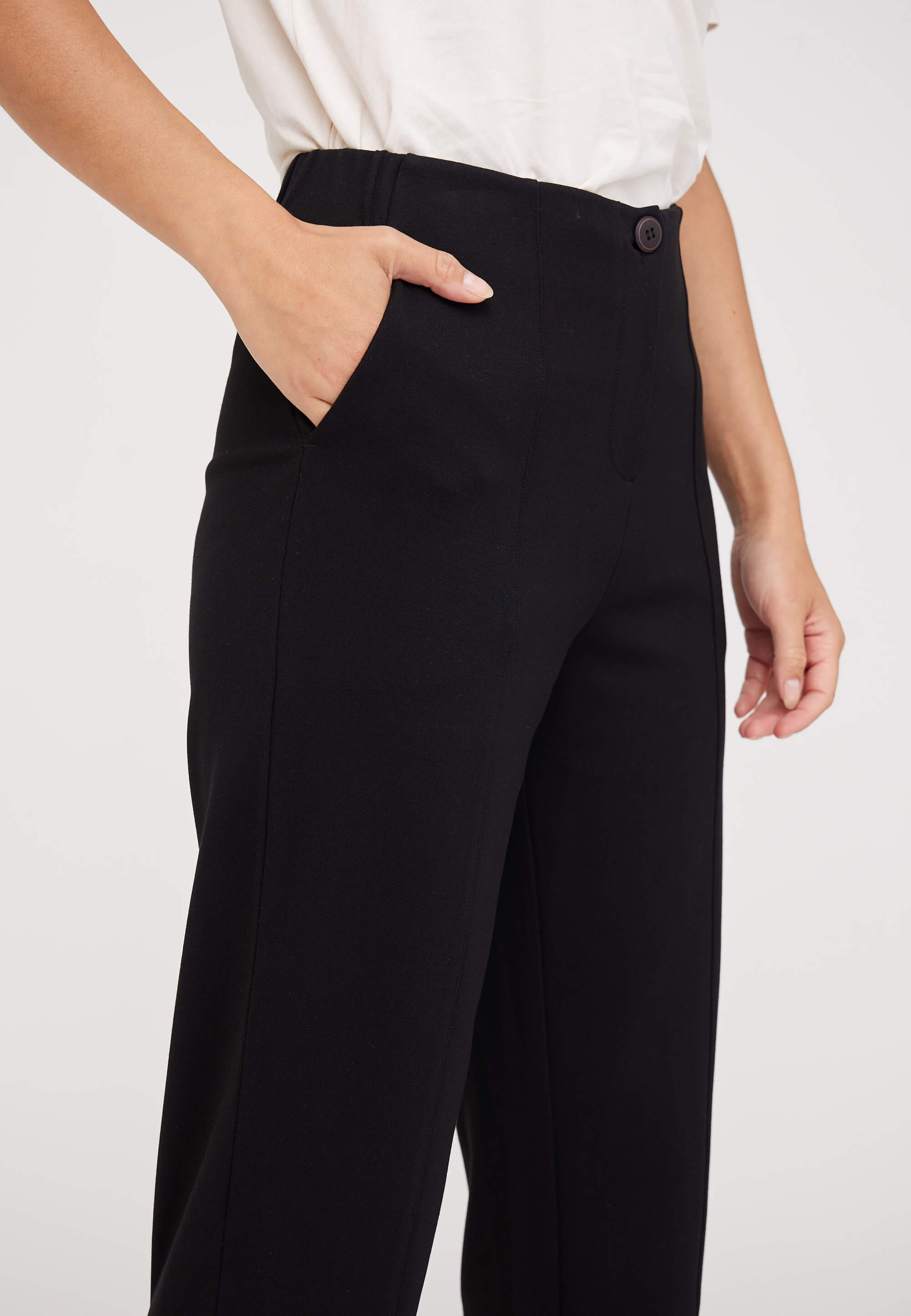 LAURIE Diana Relaxed - Medium Length Trousers RELAXED Schwarz
