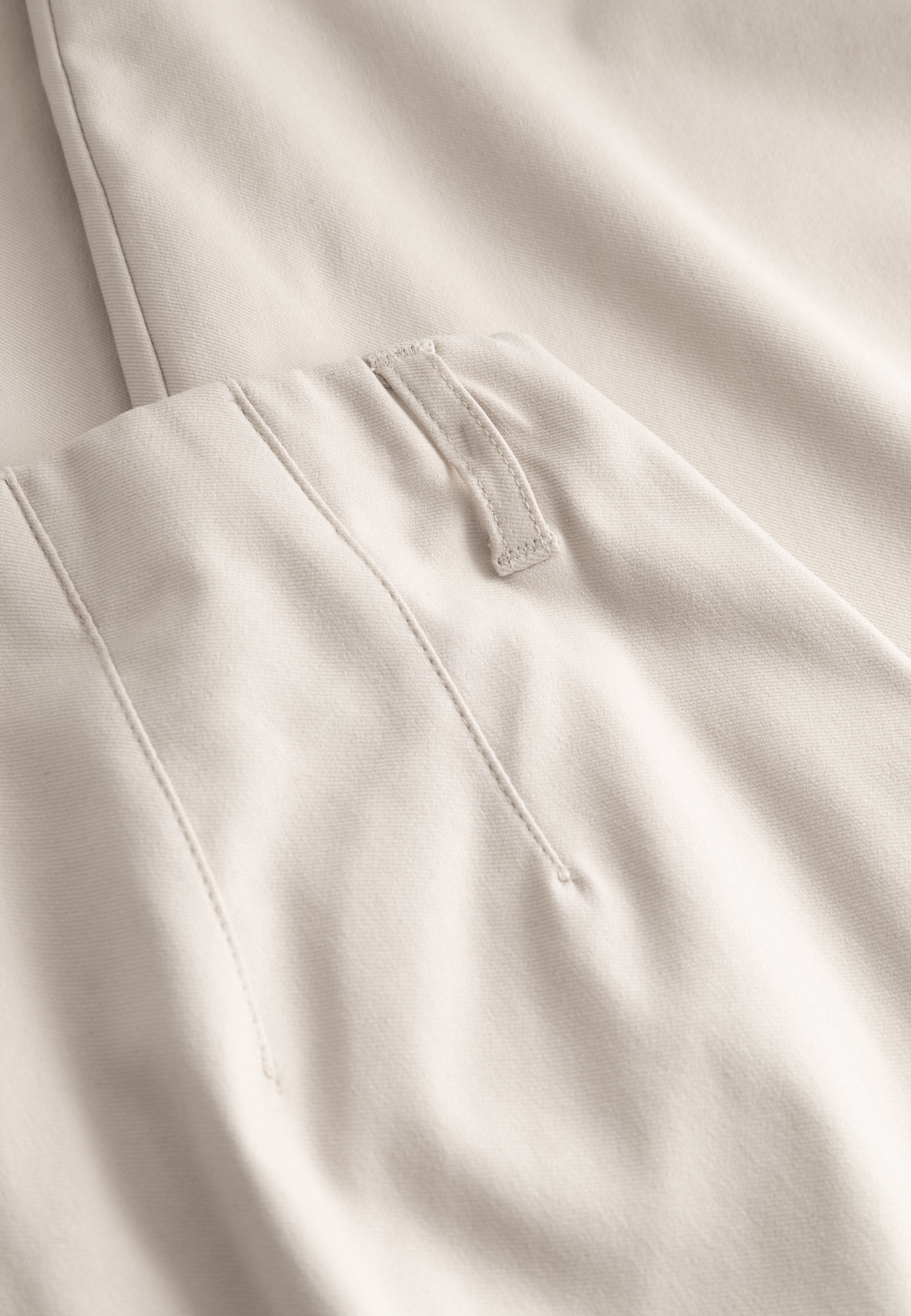 LAURIE Donna Loose - Medium Length Loose Grau sand