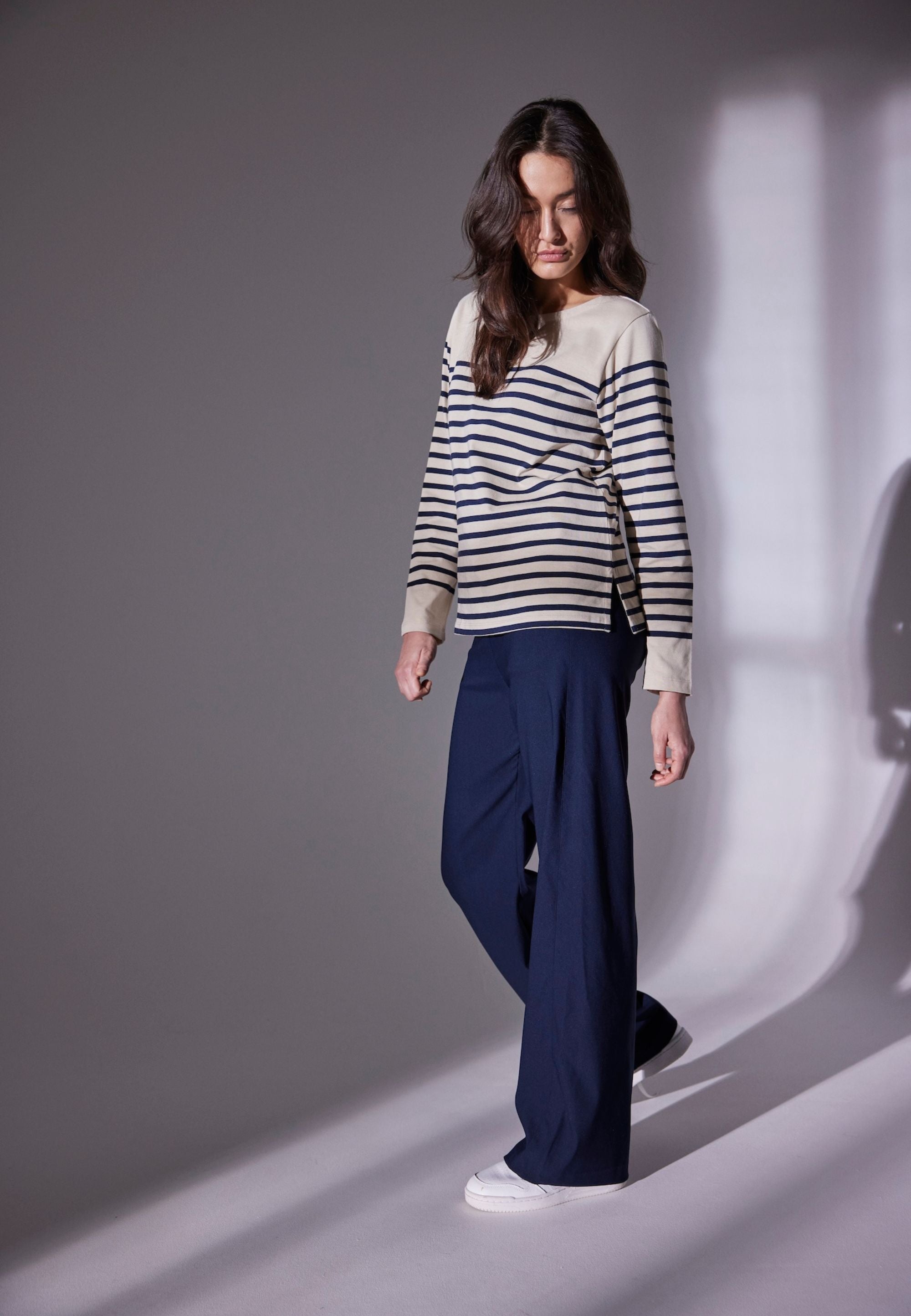 LAURIE Donna Loose - Medium Length Loose Marine