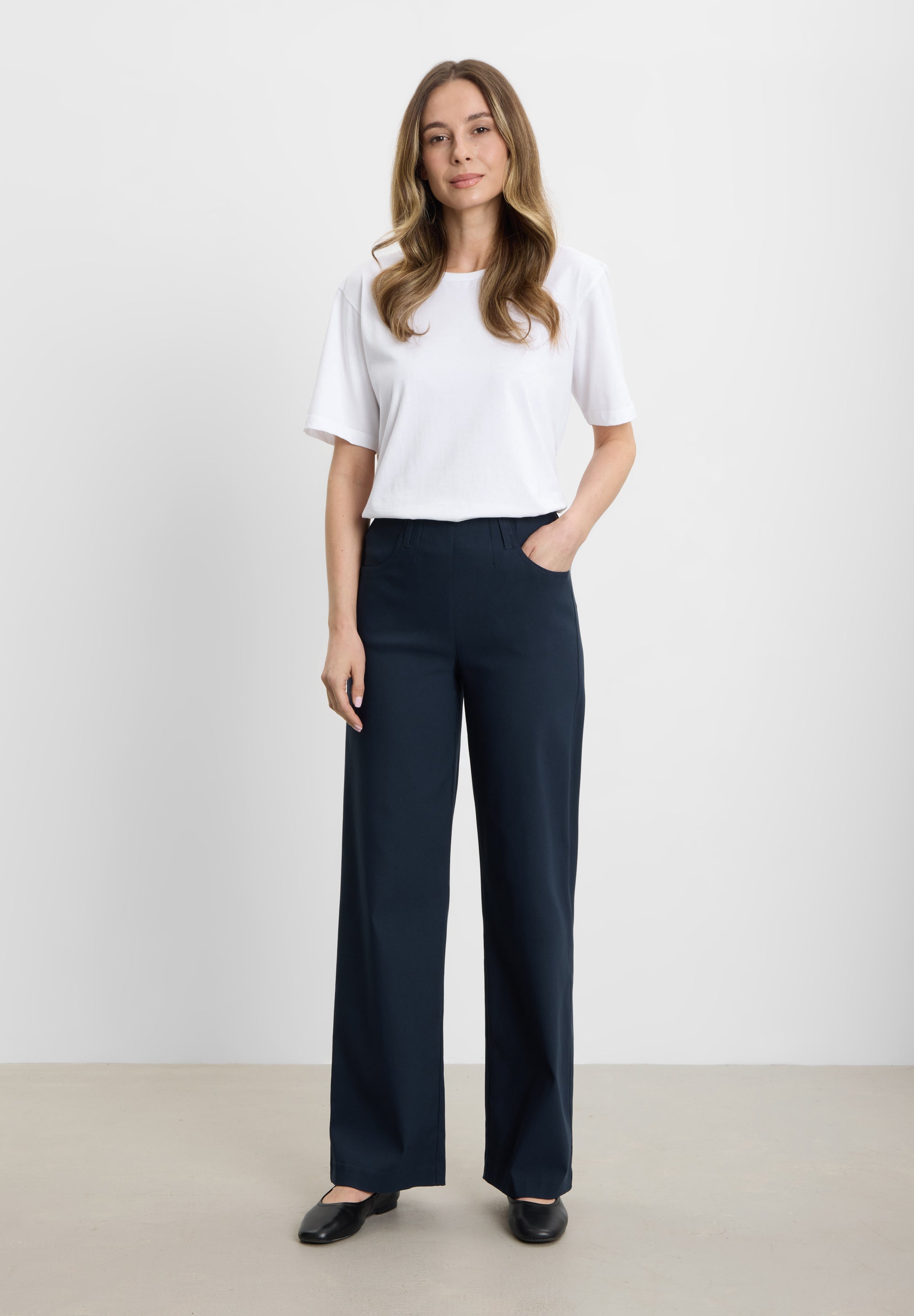 LAURIE Donna Loose - Medium Length Loose Marine