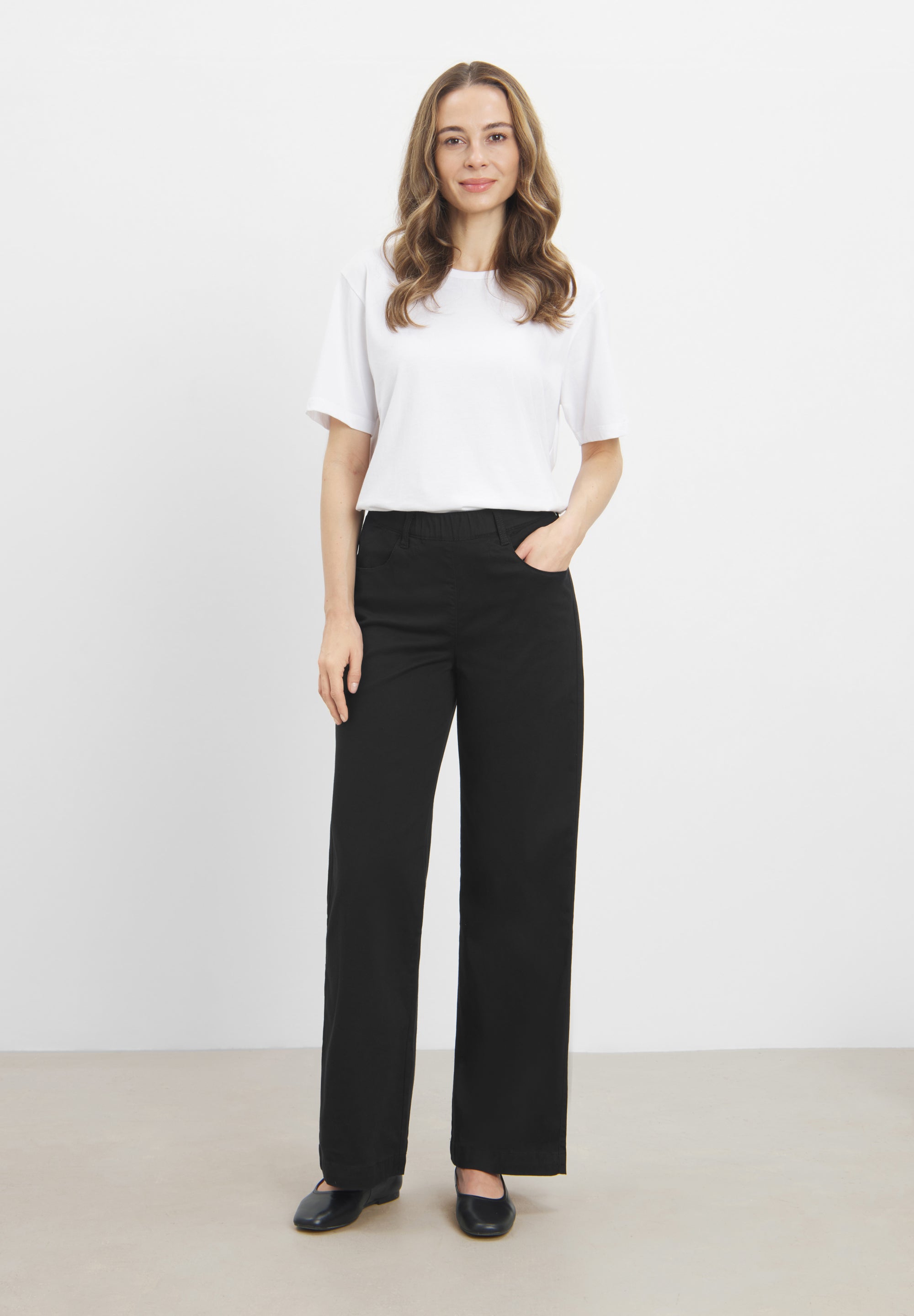LAURIE Donna Loose - Medium Length Loose Black