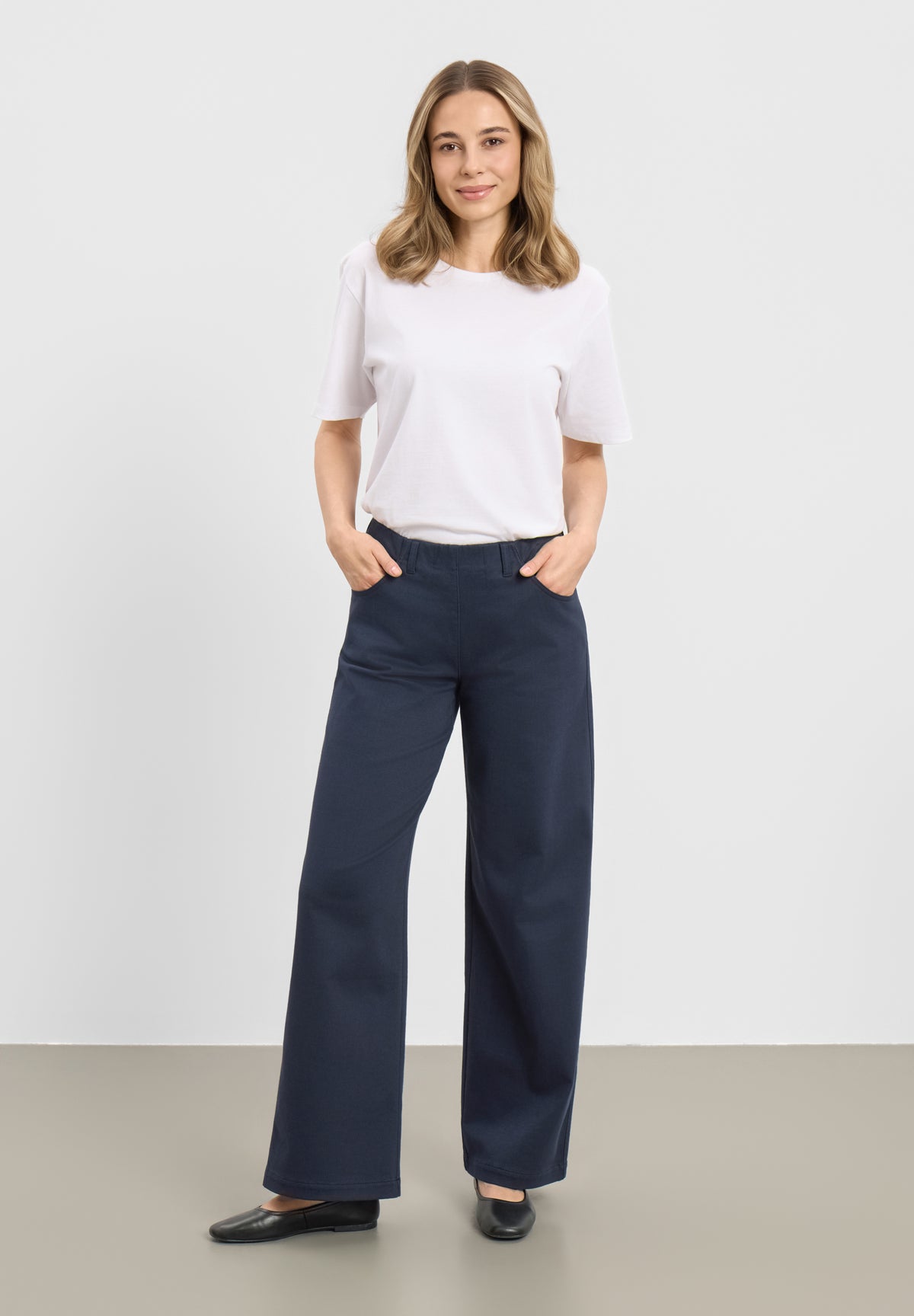 LAURIE Donna Loose - Medium Length Loose Marine