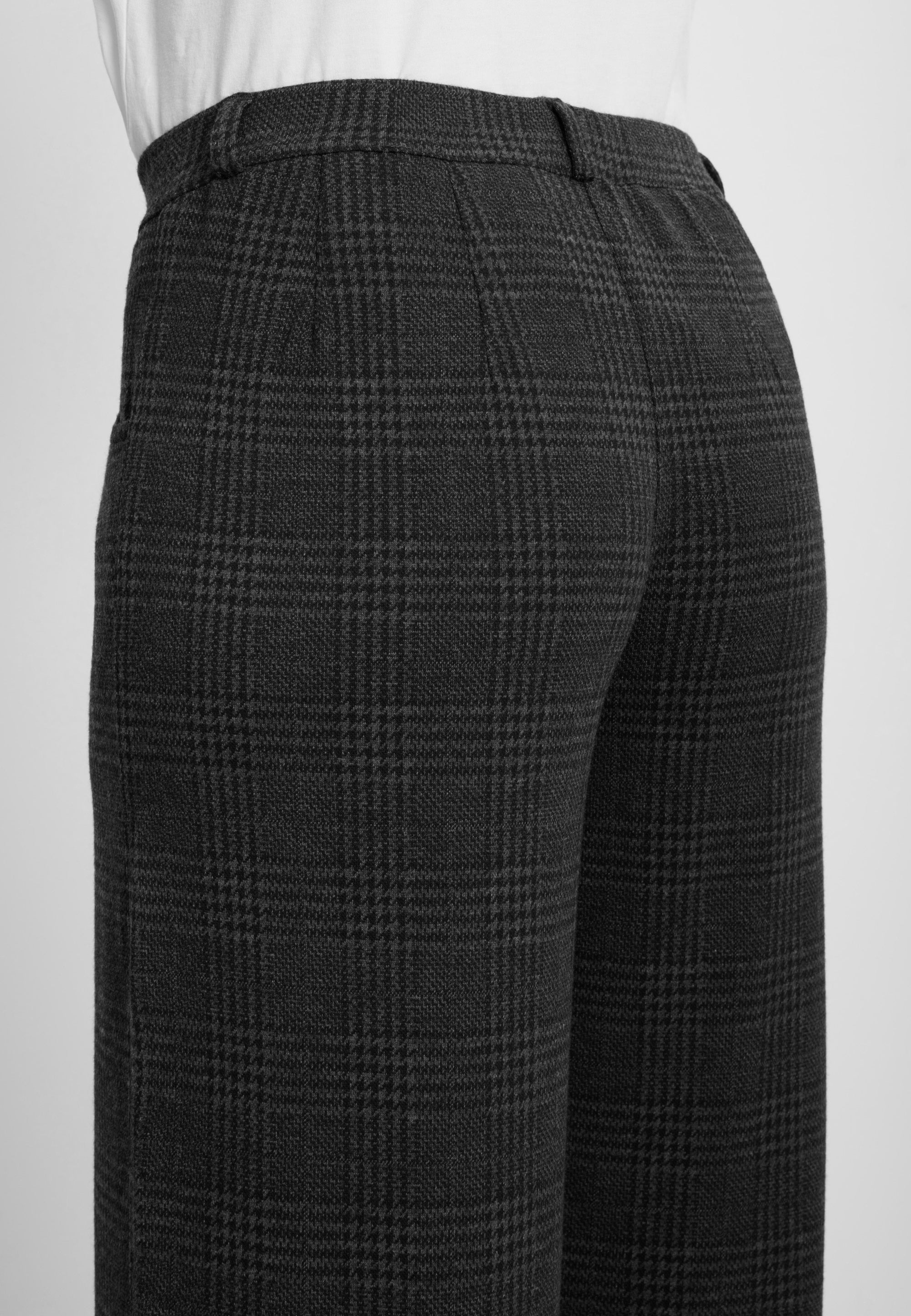 LAURIE Donna Loose - Medium Length Loose 97099 Anthracite Check