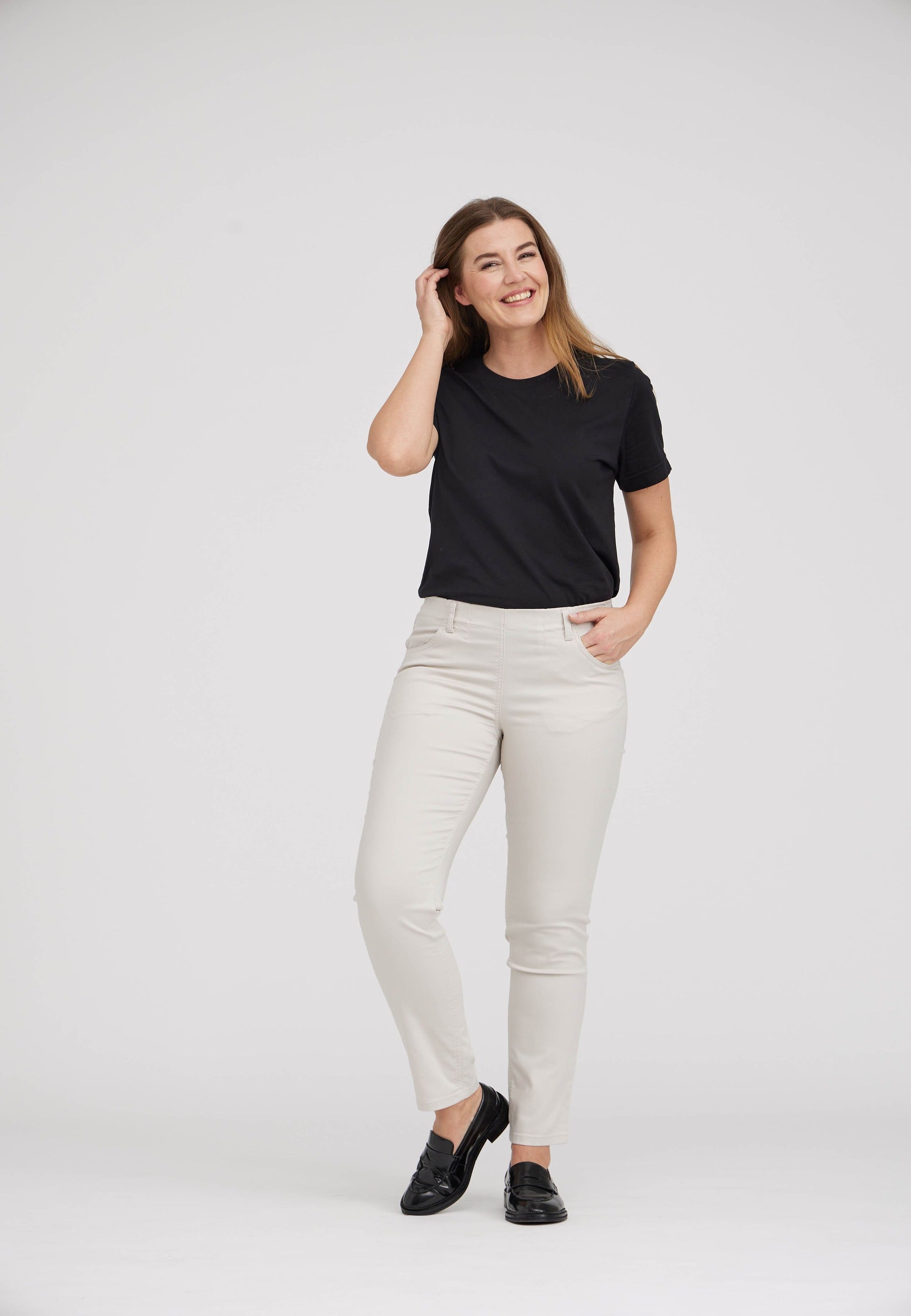 LAURIE Kelly Regular - Short Length Regular Grau sand