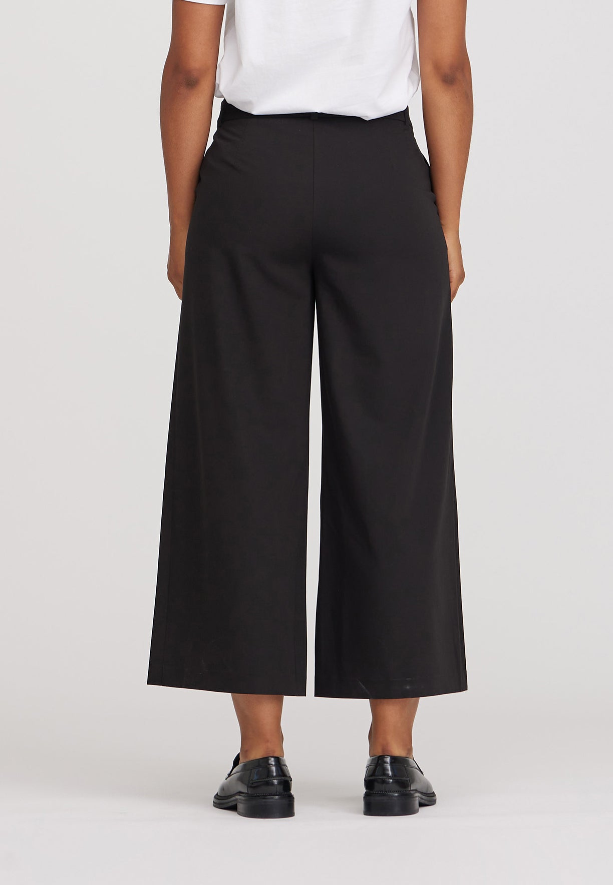 LAURIE Lia Loose - Cropped Loose Schwarz