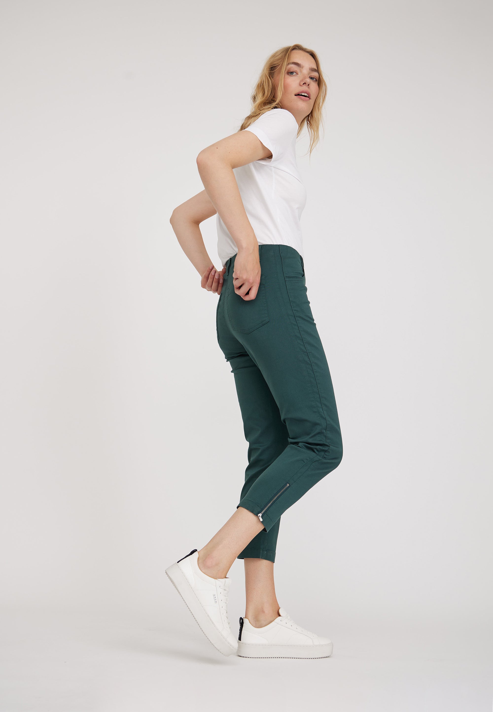 LAURIE Patricia Regular Crop Regular 57000 Darkest Green