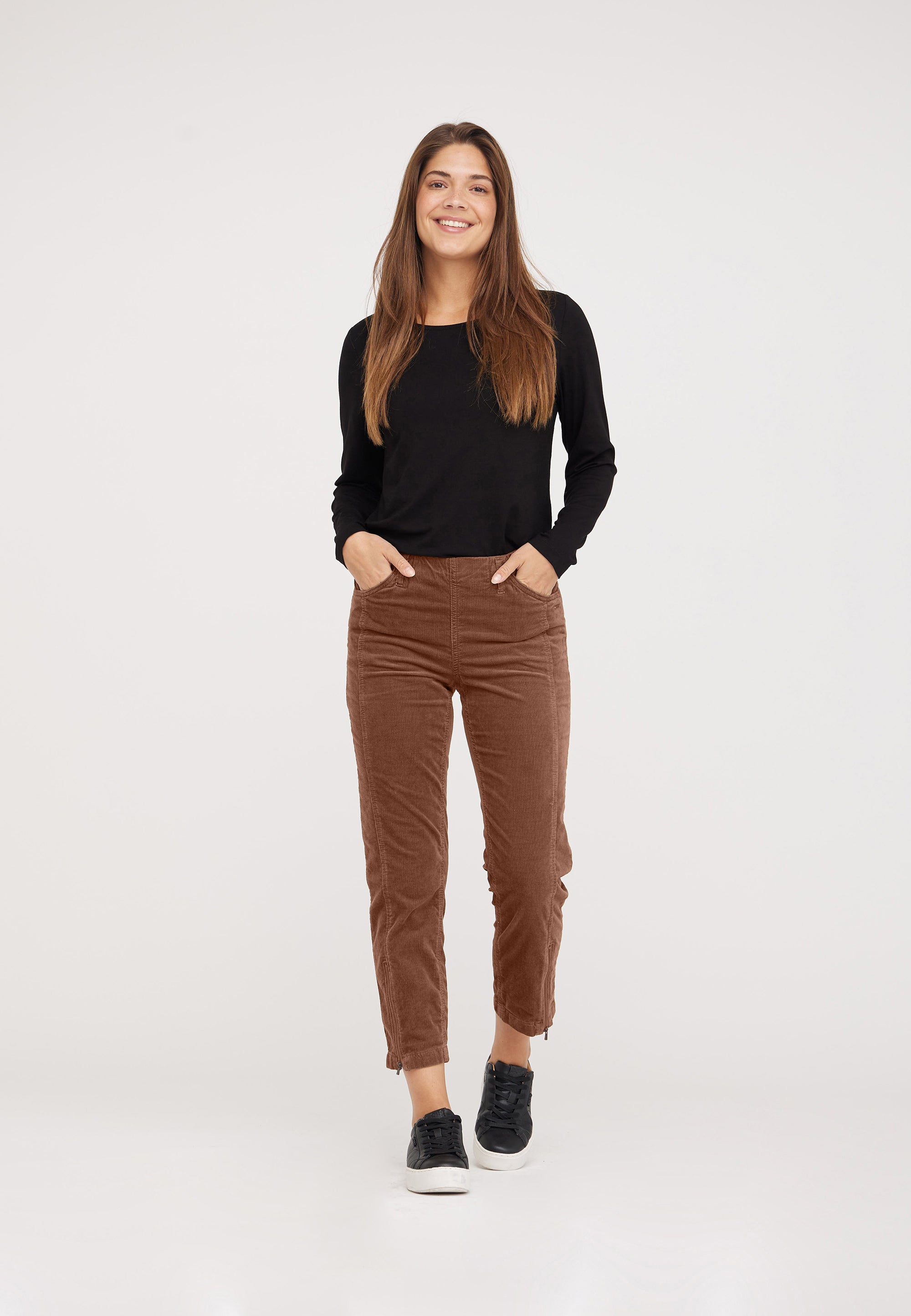 LAURIE Piper Regular Samt Crop Regular 84100 Chocolate Chip
