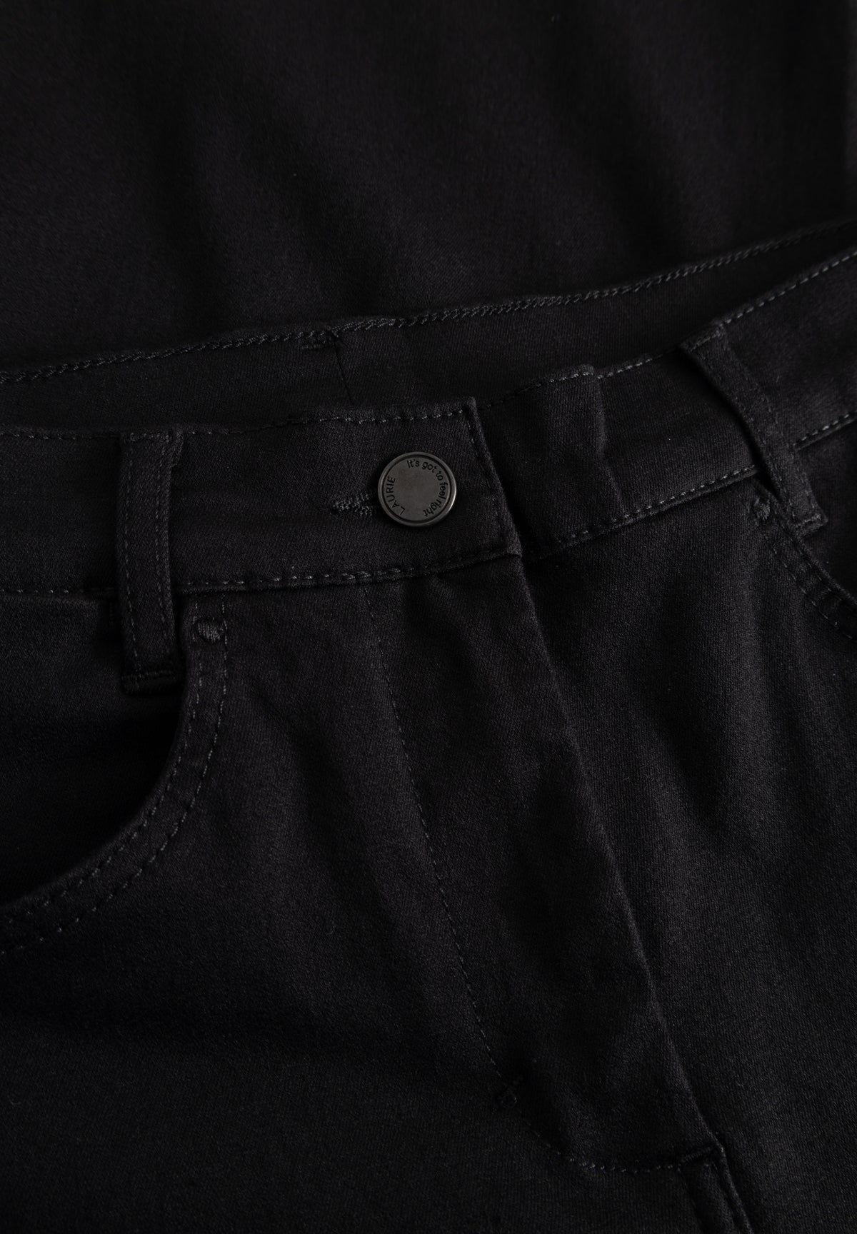 LAURIE Serene 5-pocket Loose - Medium Length Loose Schwarz