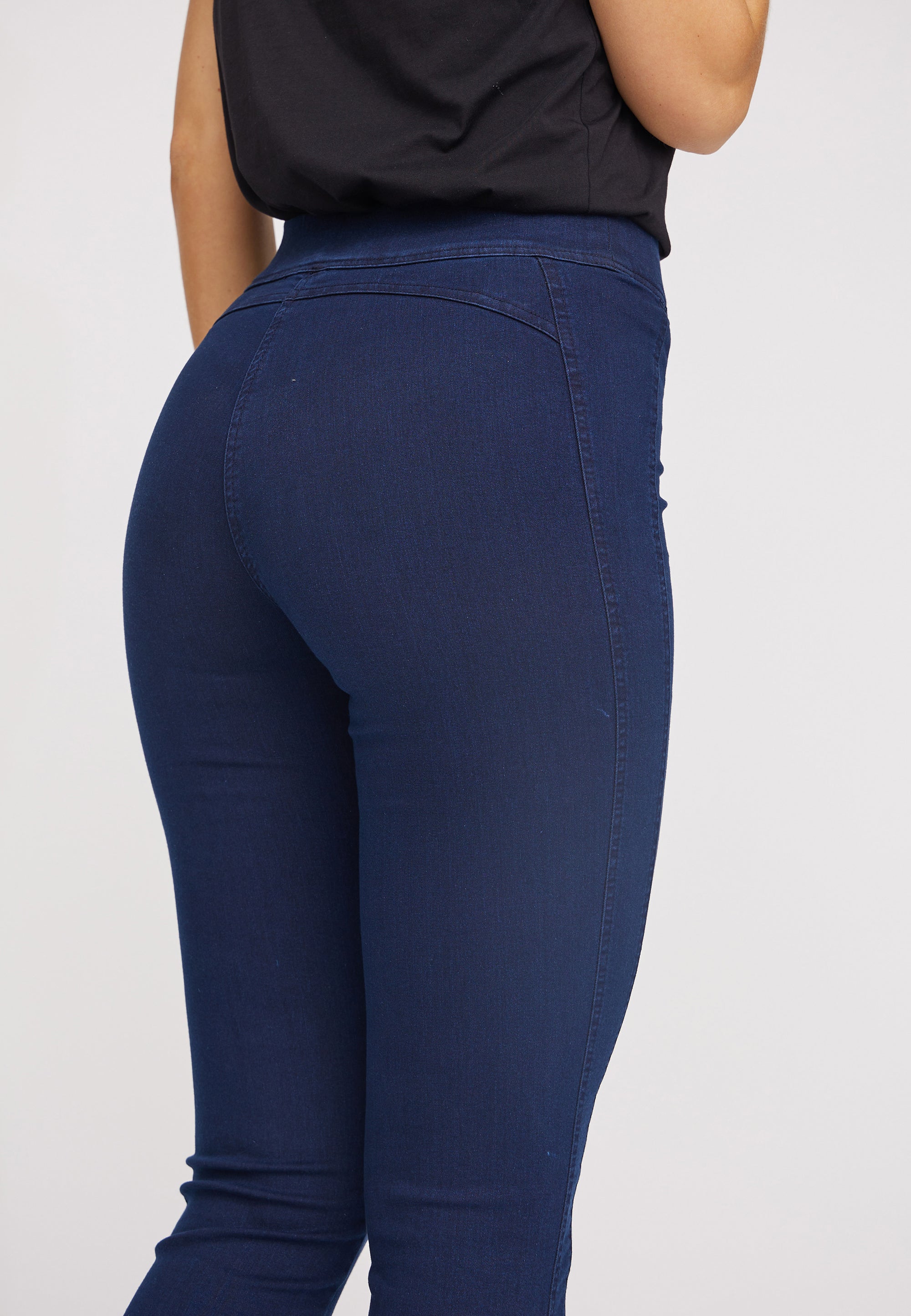 LAURIE Serene Regular - Extra Short Length Regular Dunkelblauer denim