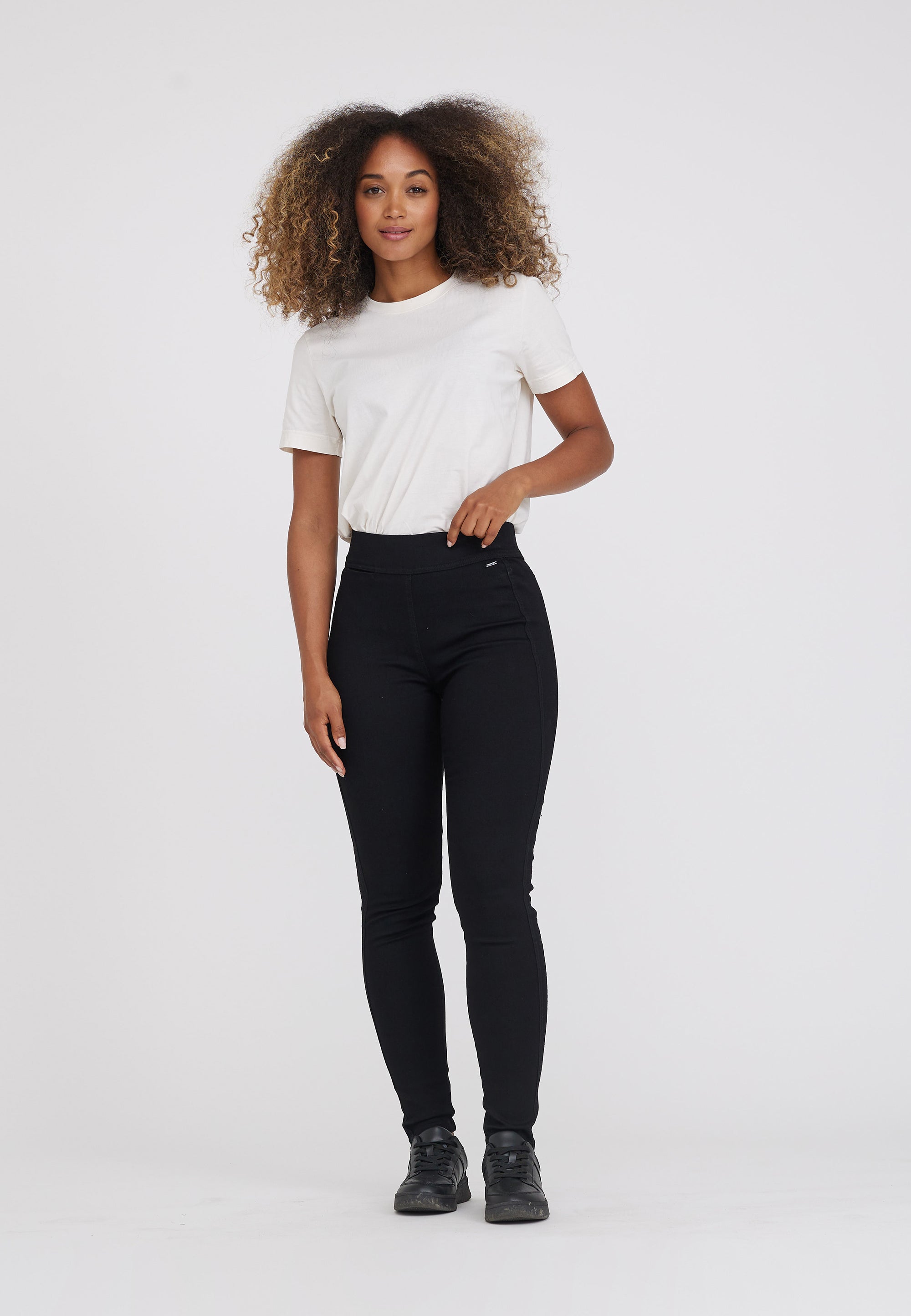 LAURIE Serene Slim - Short Length Slim Schwarz