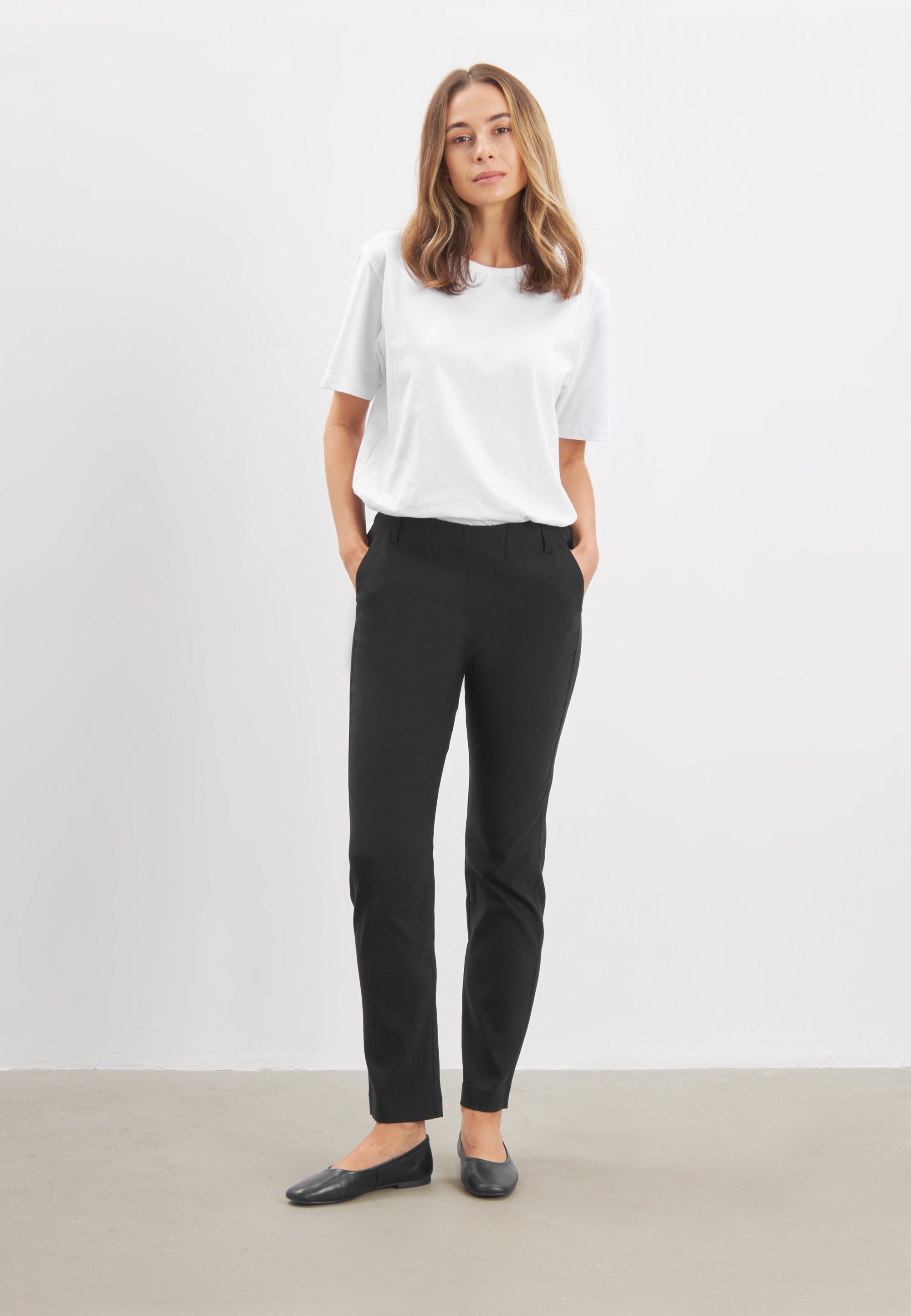 LAURIE Taylor Regular - Short Length Regular Schwarz