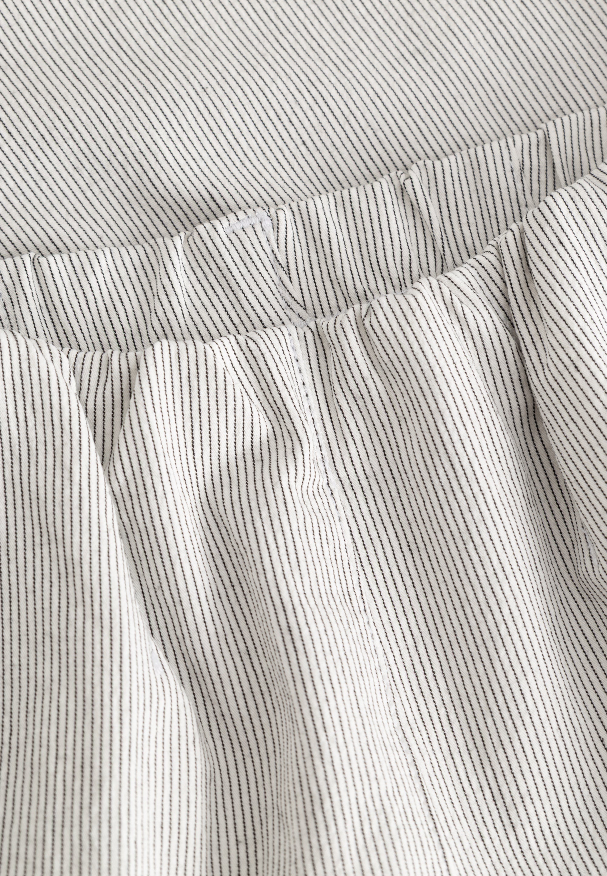 LAURIE Taylor Regular - Capri Medium Length Regular 10109 White pinstripe