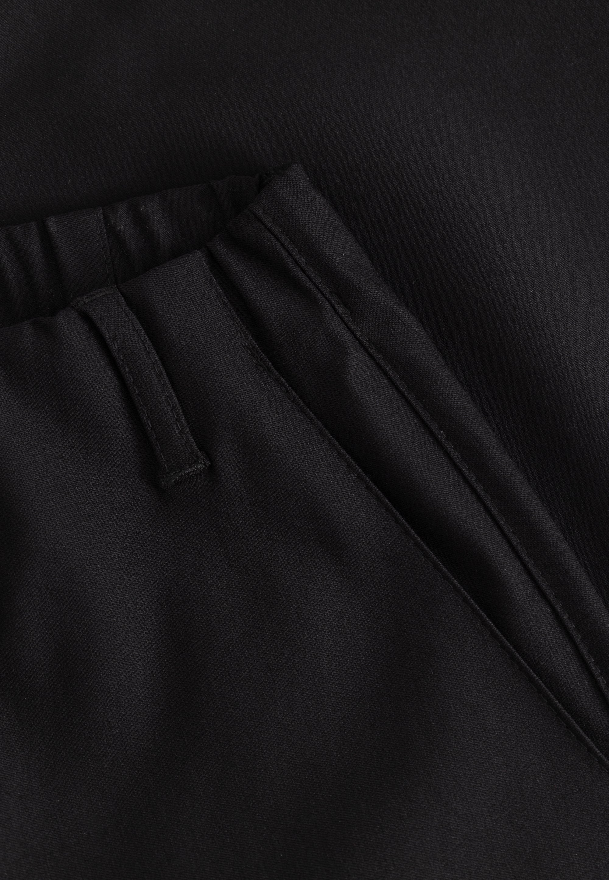 LAURIE Taylor Regular Capri Medium Length Regular Schwarz