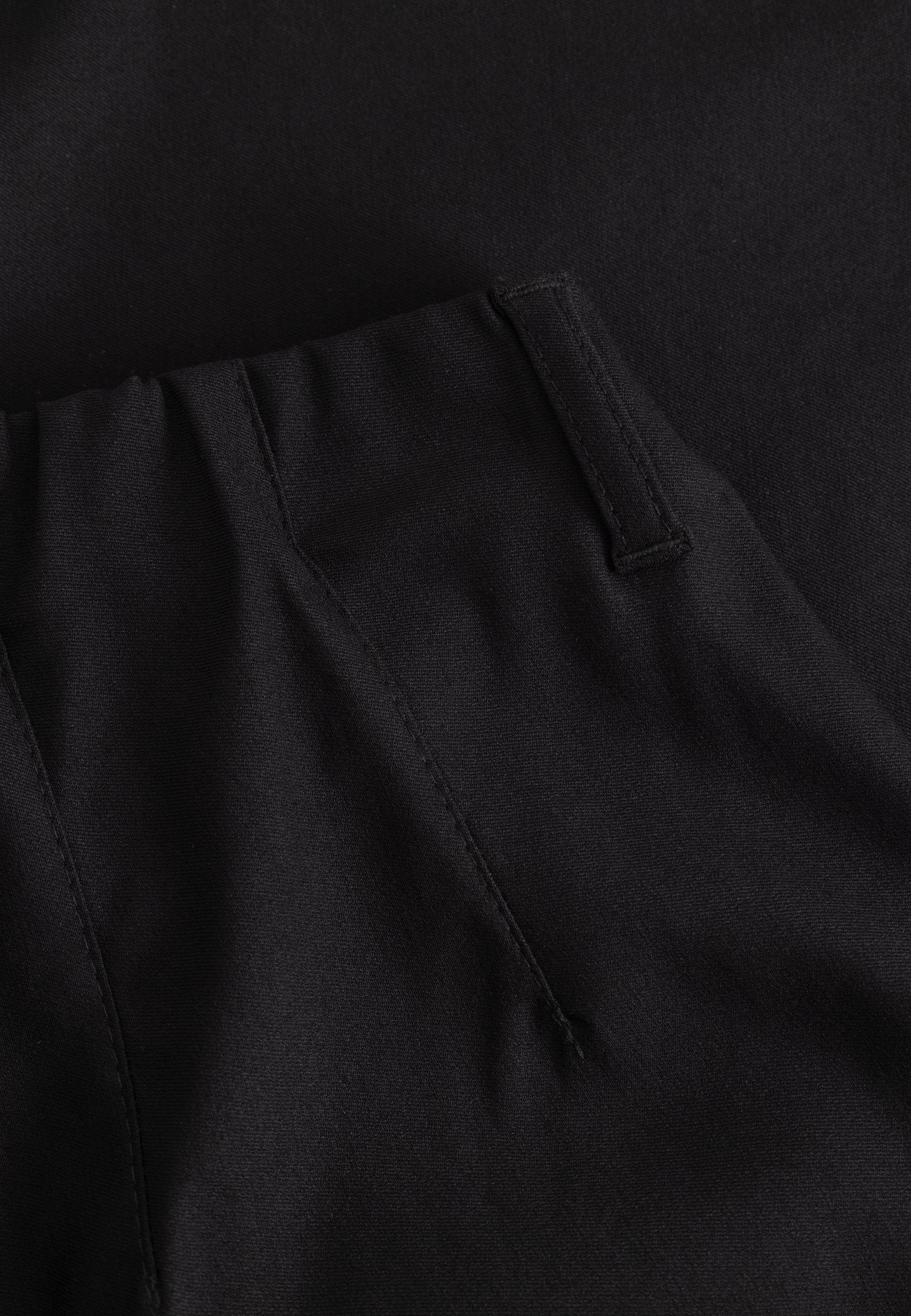 LAURIE Taylor Regular Capri Medium Length Regular Schwarz