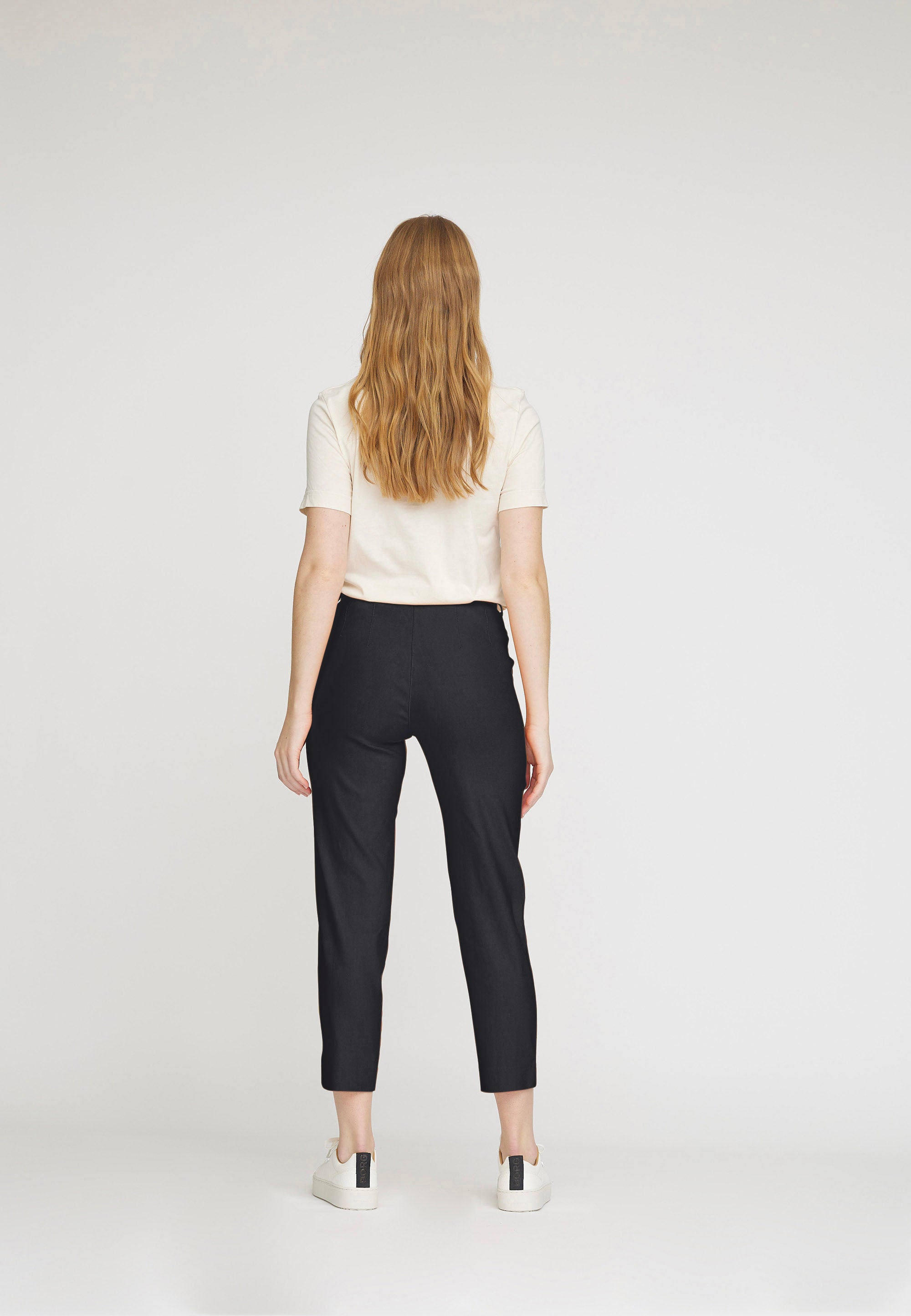 LAURIE Taylor Regular Cropped Regular Schwarz