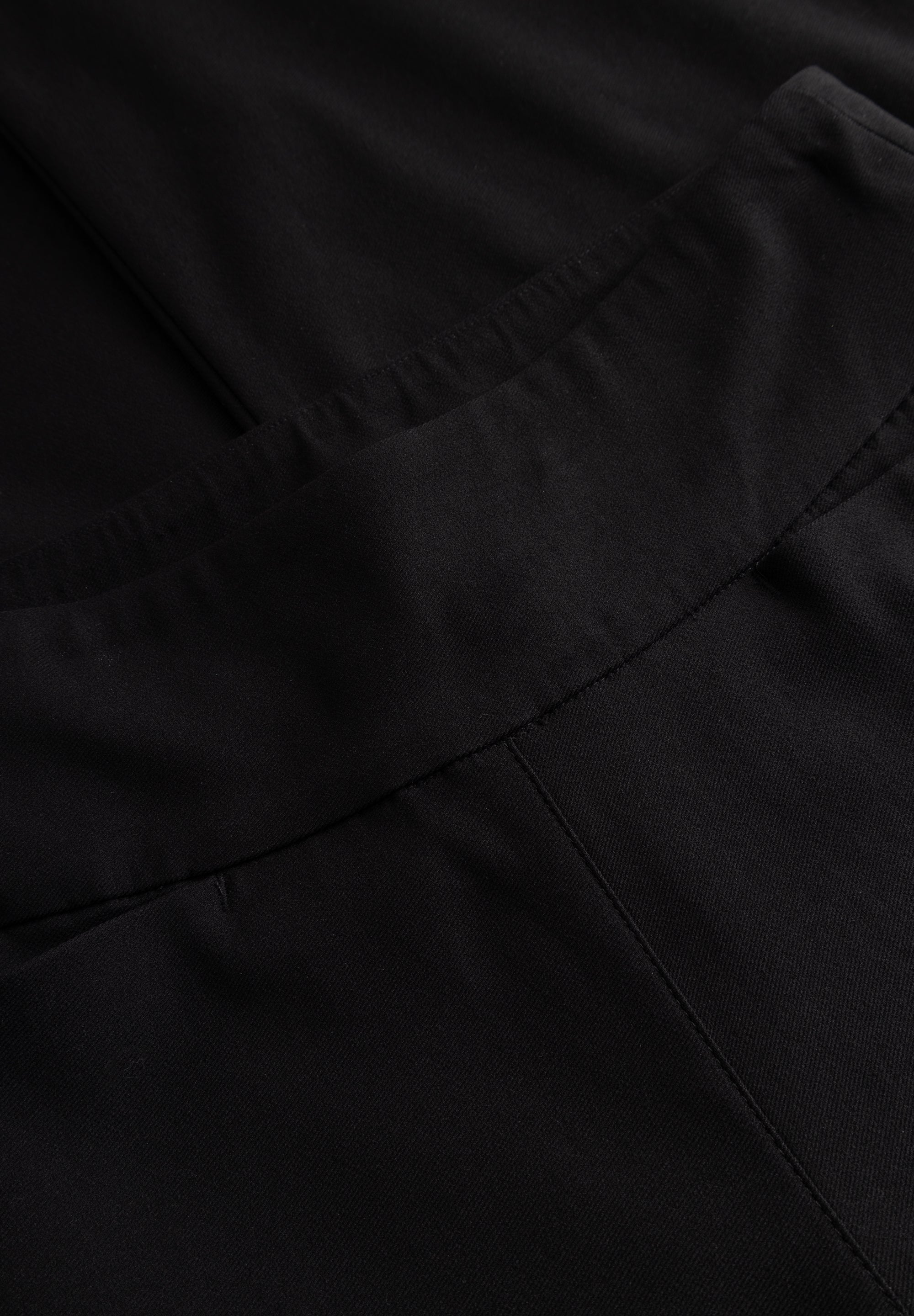 LAURIE Thea Straight - Long Length Straight Schwarz