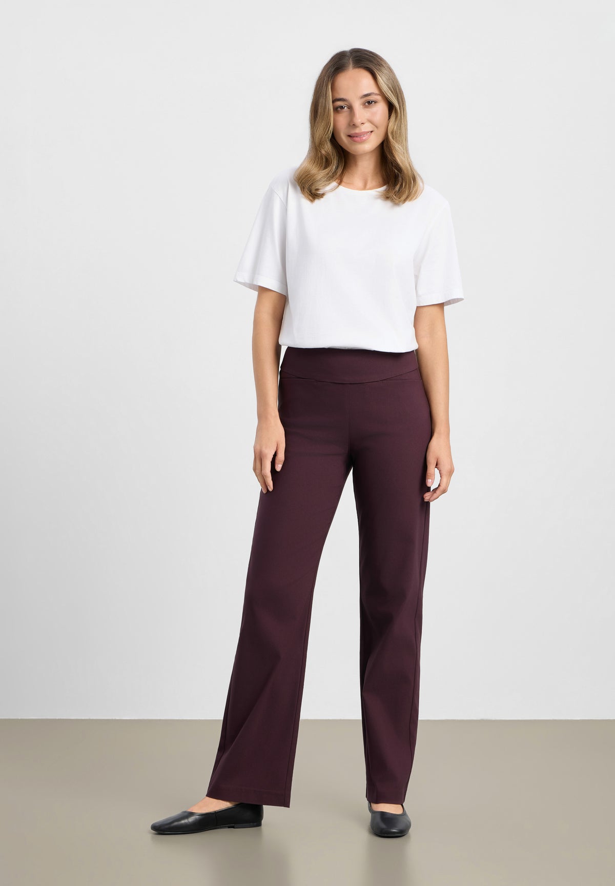 LAURIE Thea Straight - Medium Length Straight 68000 Dark Plum