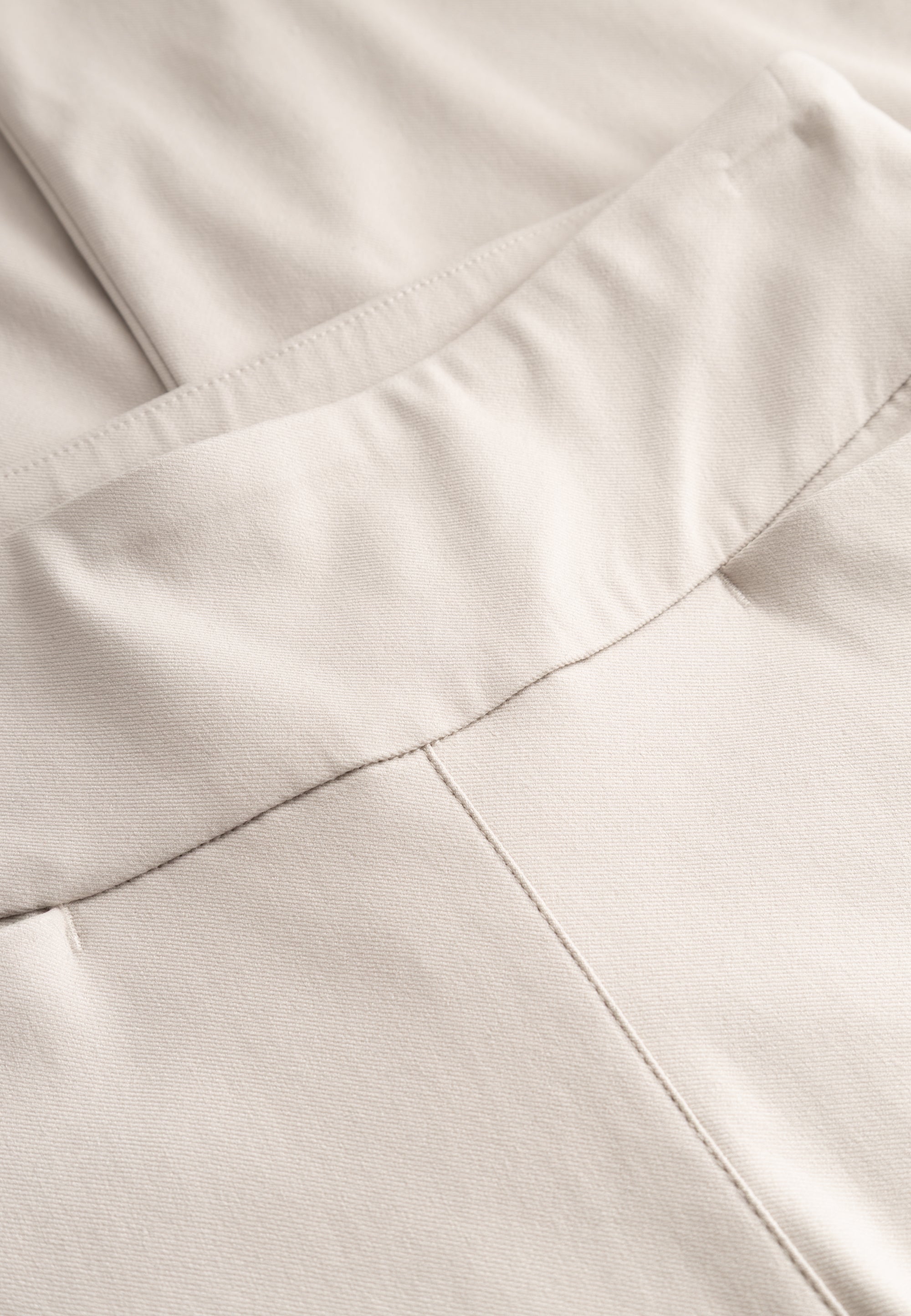 LAURIE Thea Straight - Medium Length Straight Grau sand