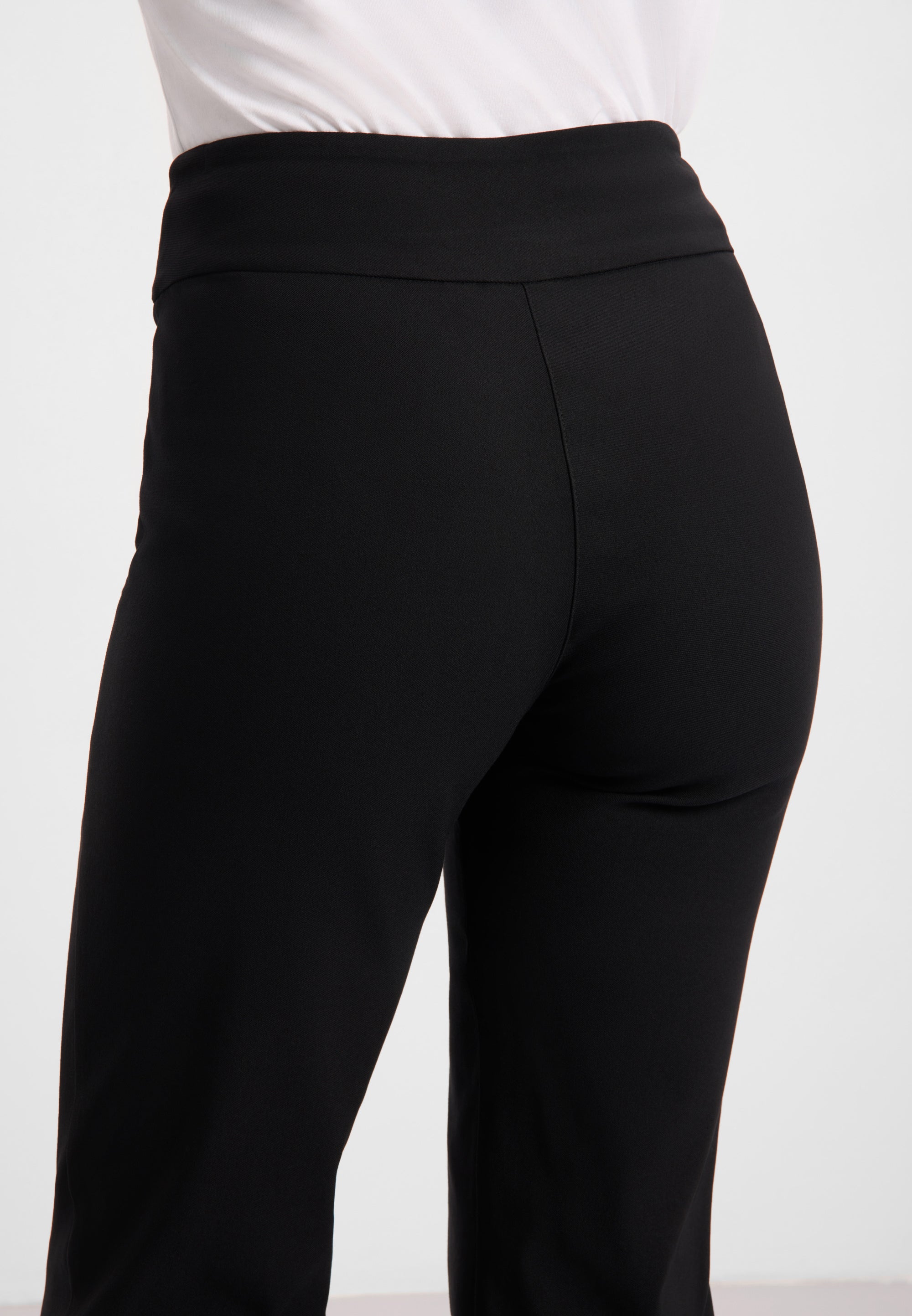 LAURIE Thea Straight - Medium Length Straight Schwarz