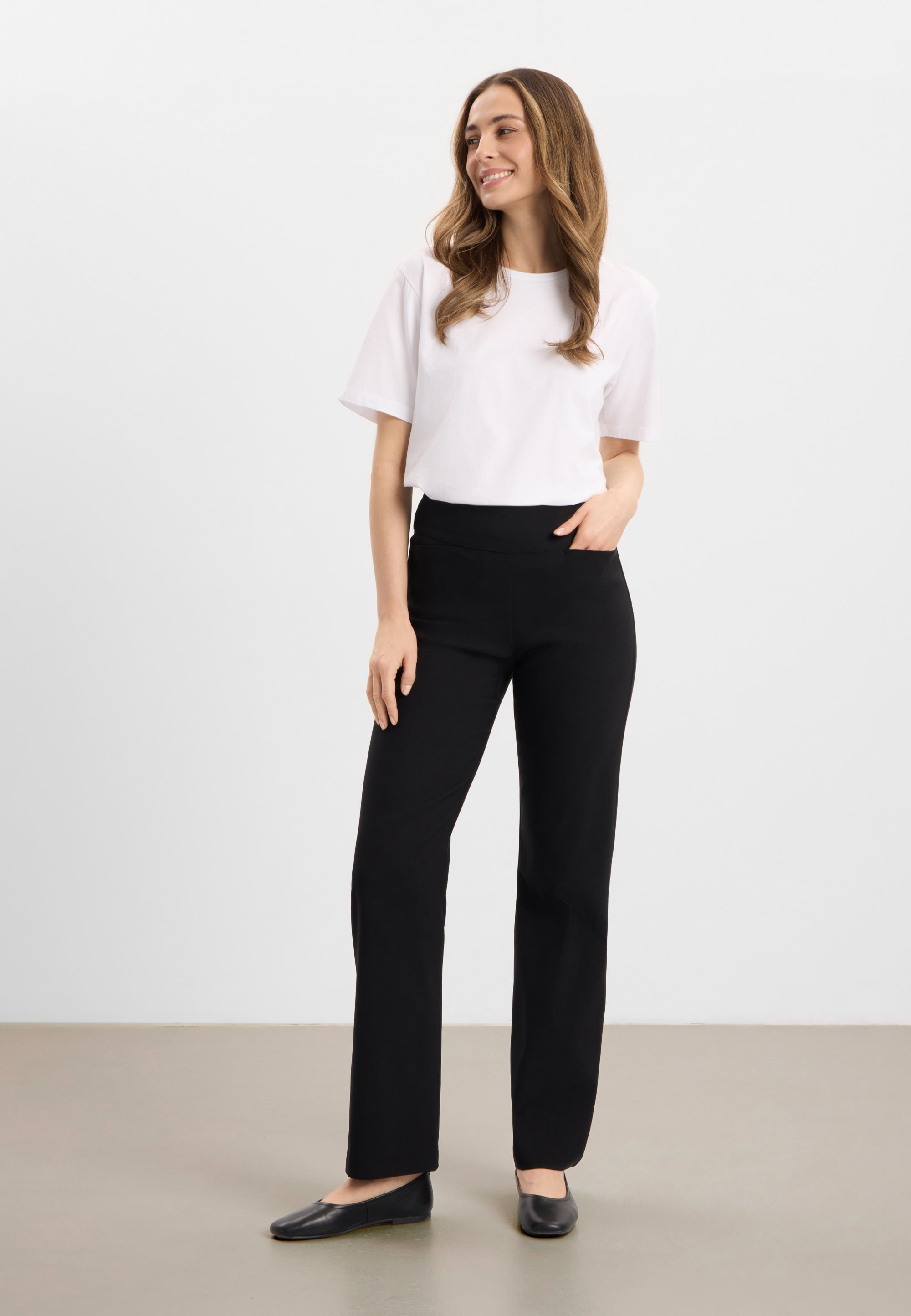 LAURIE Thea Straight - Medium Length Straight Schwarz