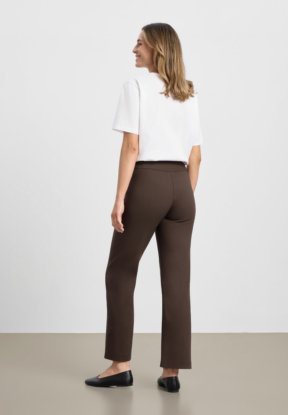 LAURIE Thea Straight - Short Length Straight Braun