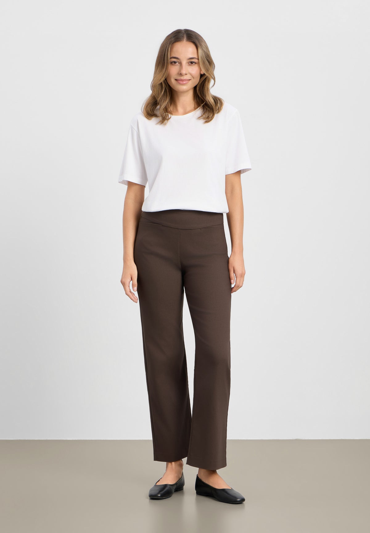 LAURIE Thea Straight - Short Length Straight Braun