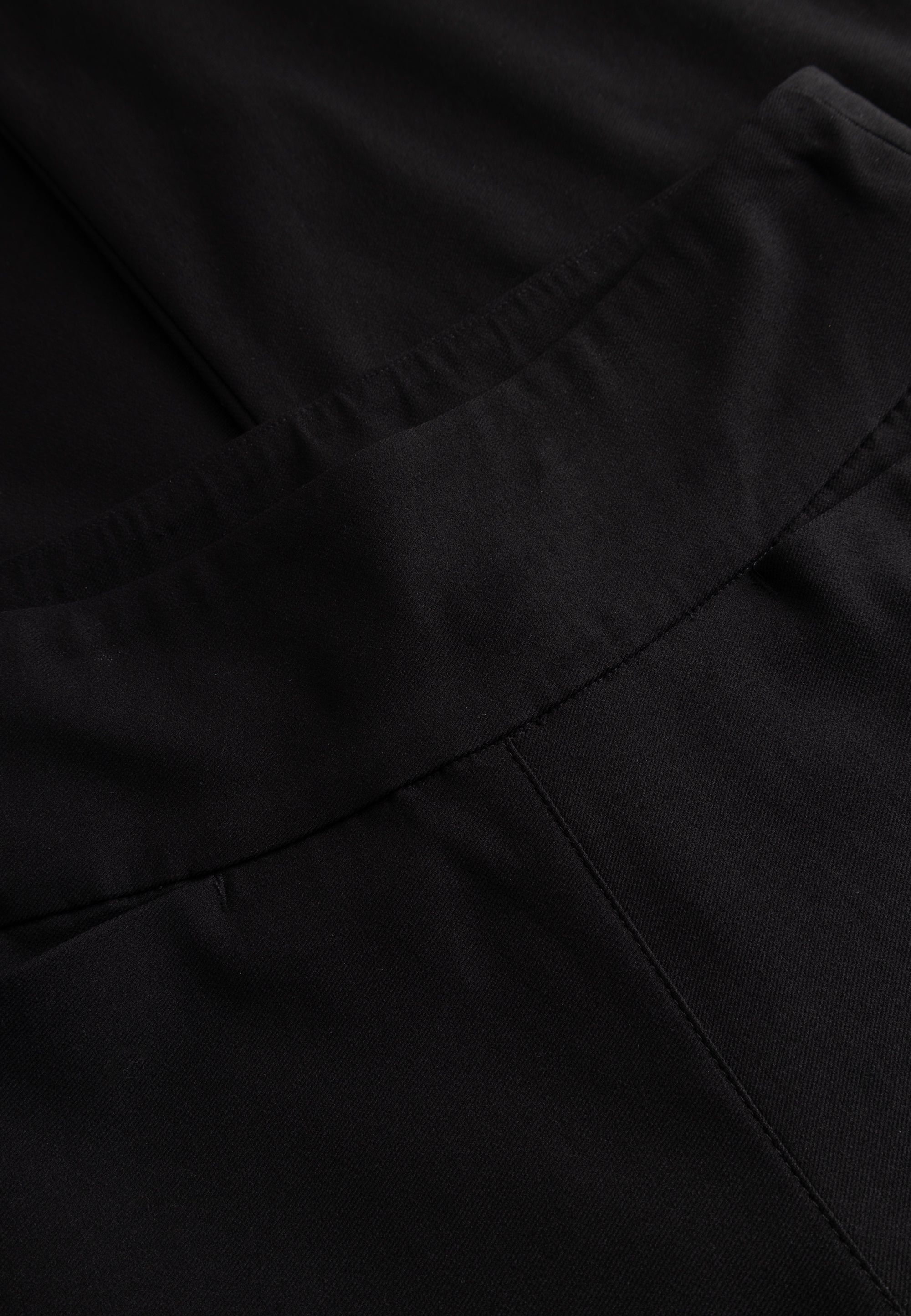 LAURIE Thea Straight - Short Length Straight Schwarz