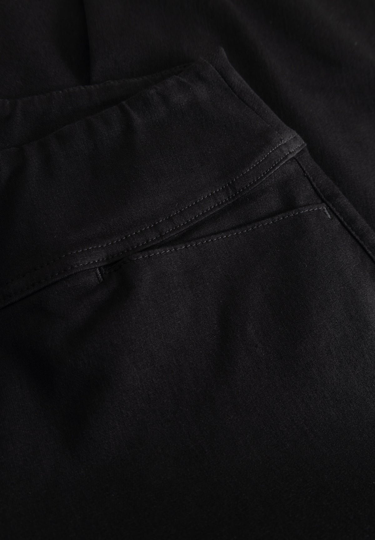 LAURIE Thea Straight - Short Length Straight Schwarz