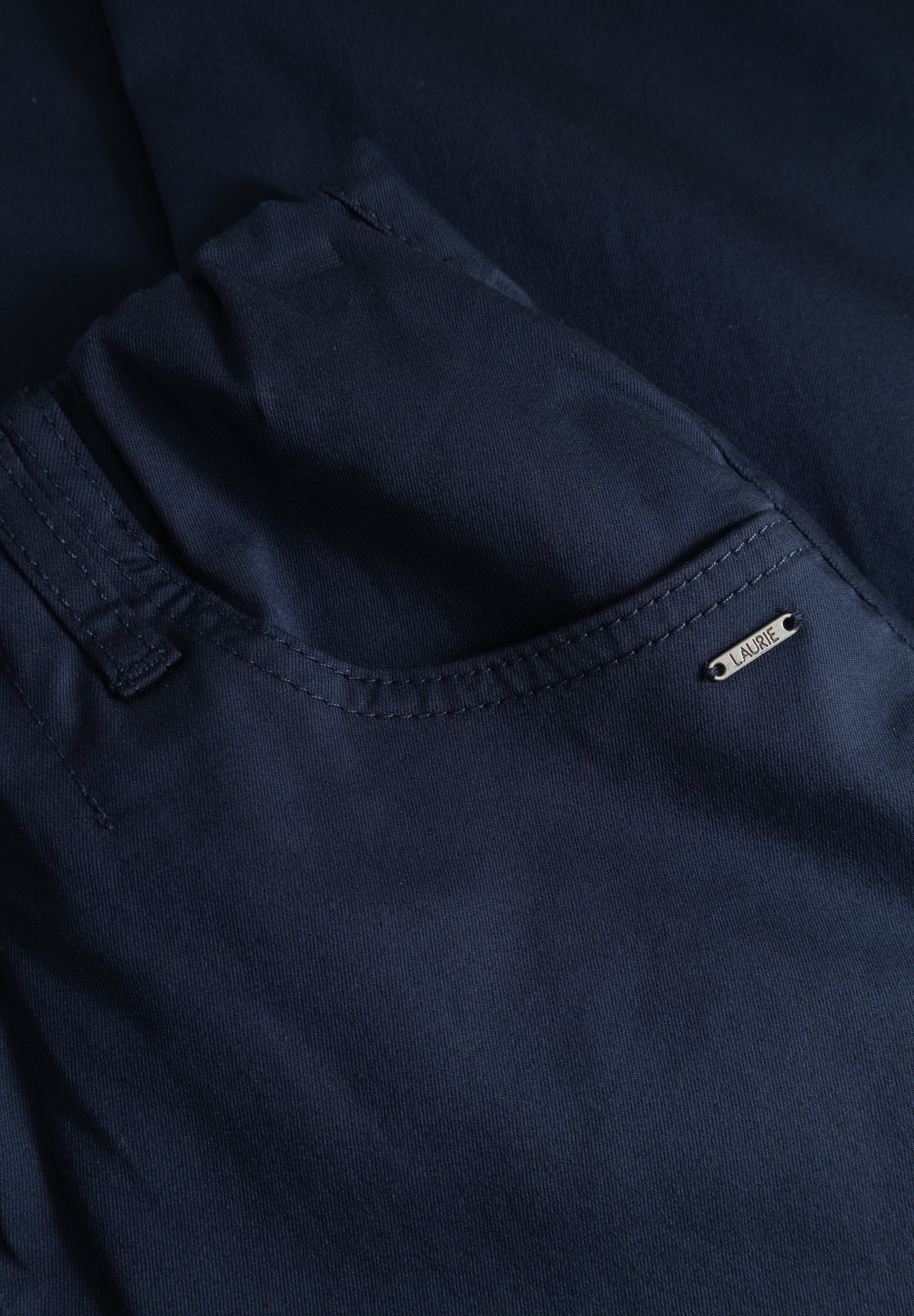LAURIE Tracy Straight - Medium Length Straight Marine