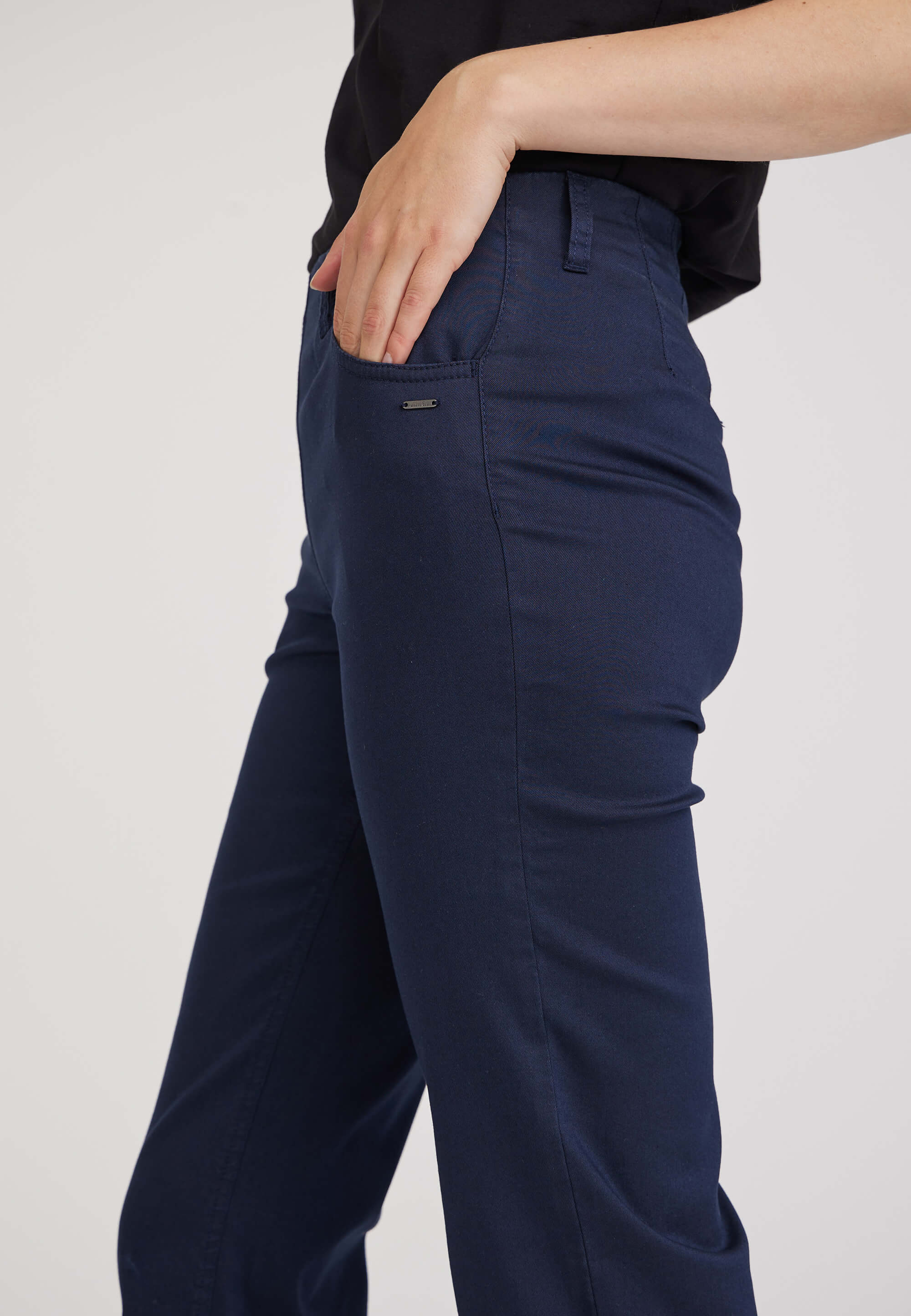 LAURIE Tracy Straight - Medium Length Straight Marine