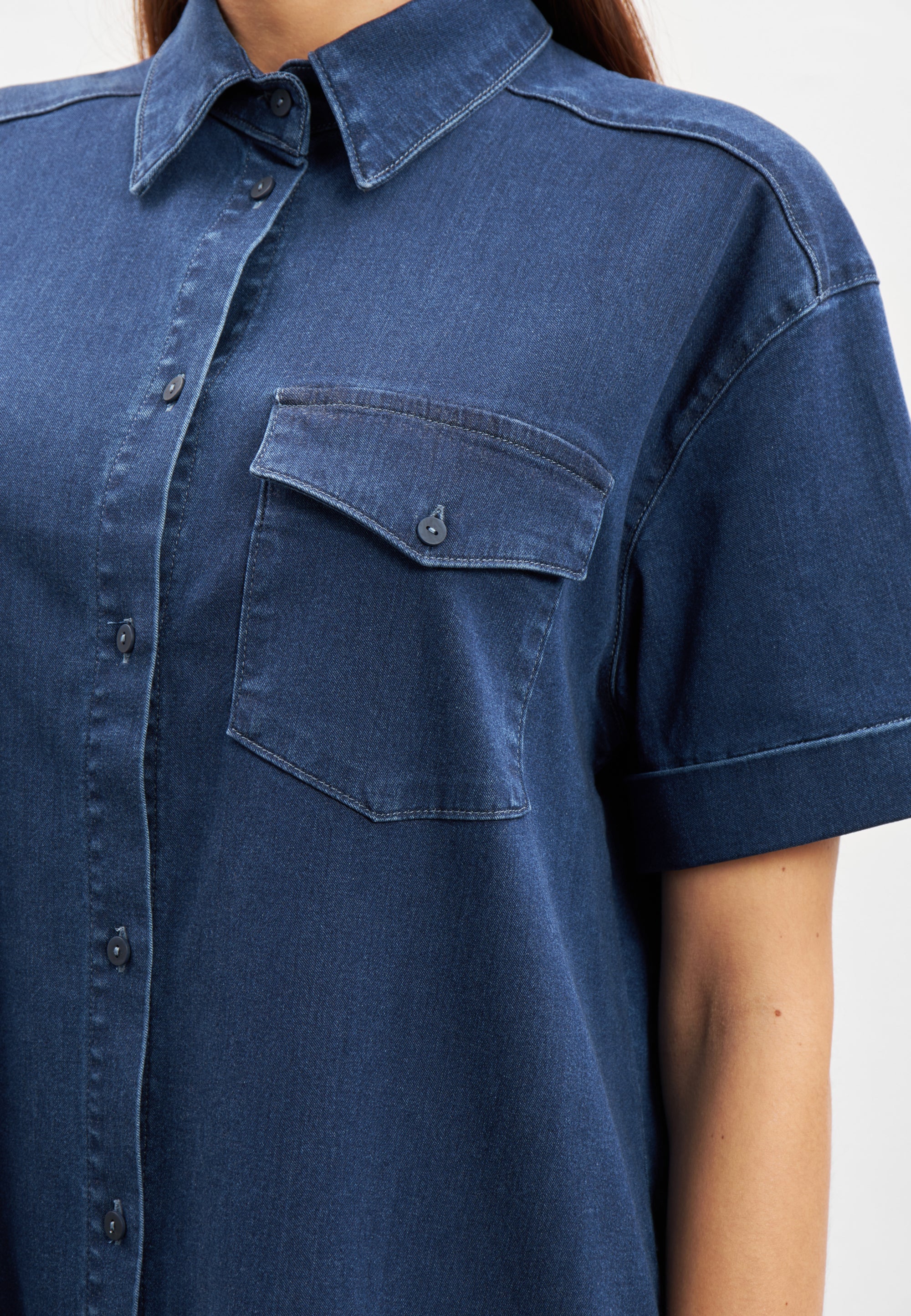LAURIE Utta Oversize Denim Shirtdress - Short Sleeve Dresses Mittelblauer denim