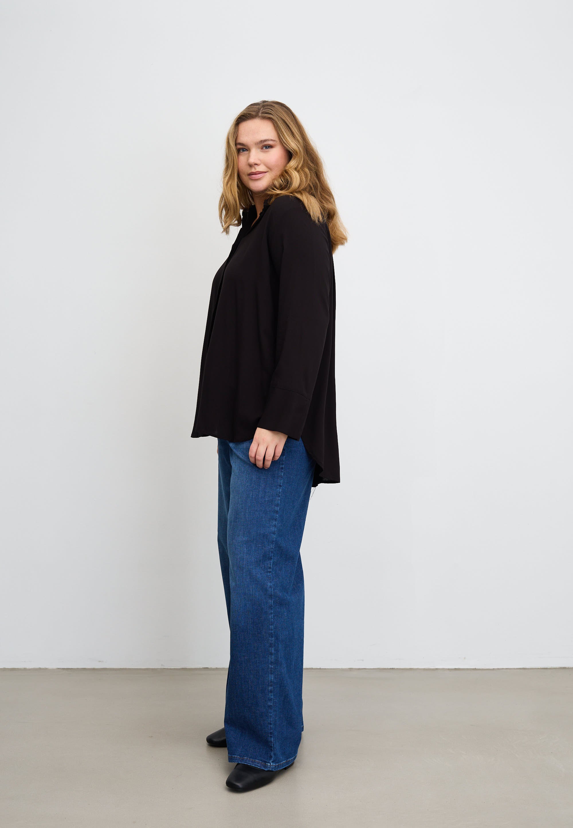 LAURIE Veronica Shirt Shirts Schwarz