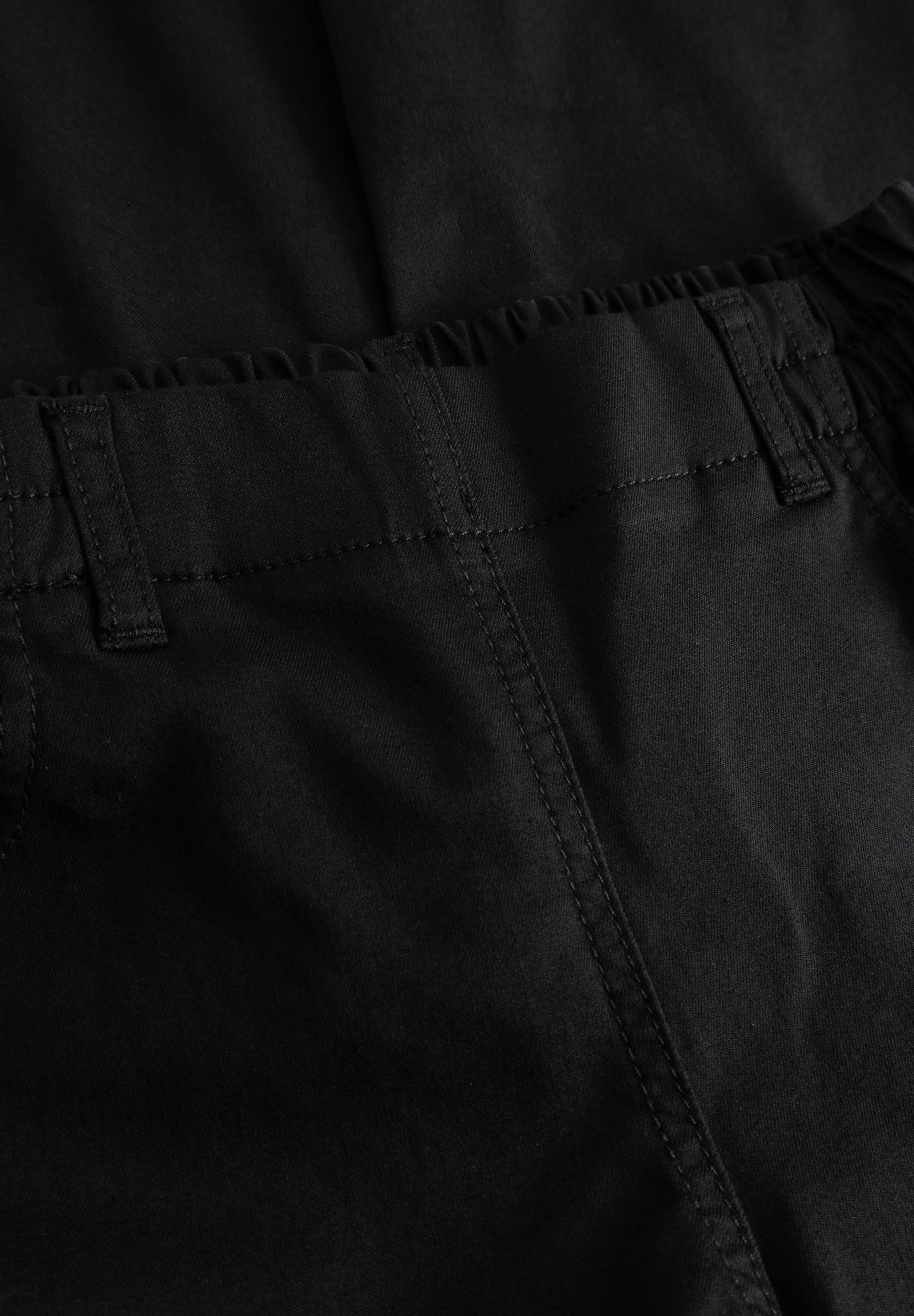 LAURIE Violet Relaxed - Medium Length Relaxed Schwarz