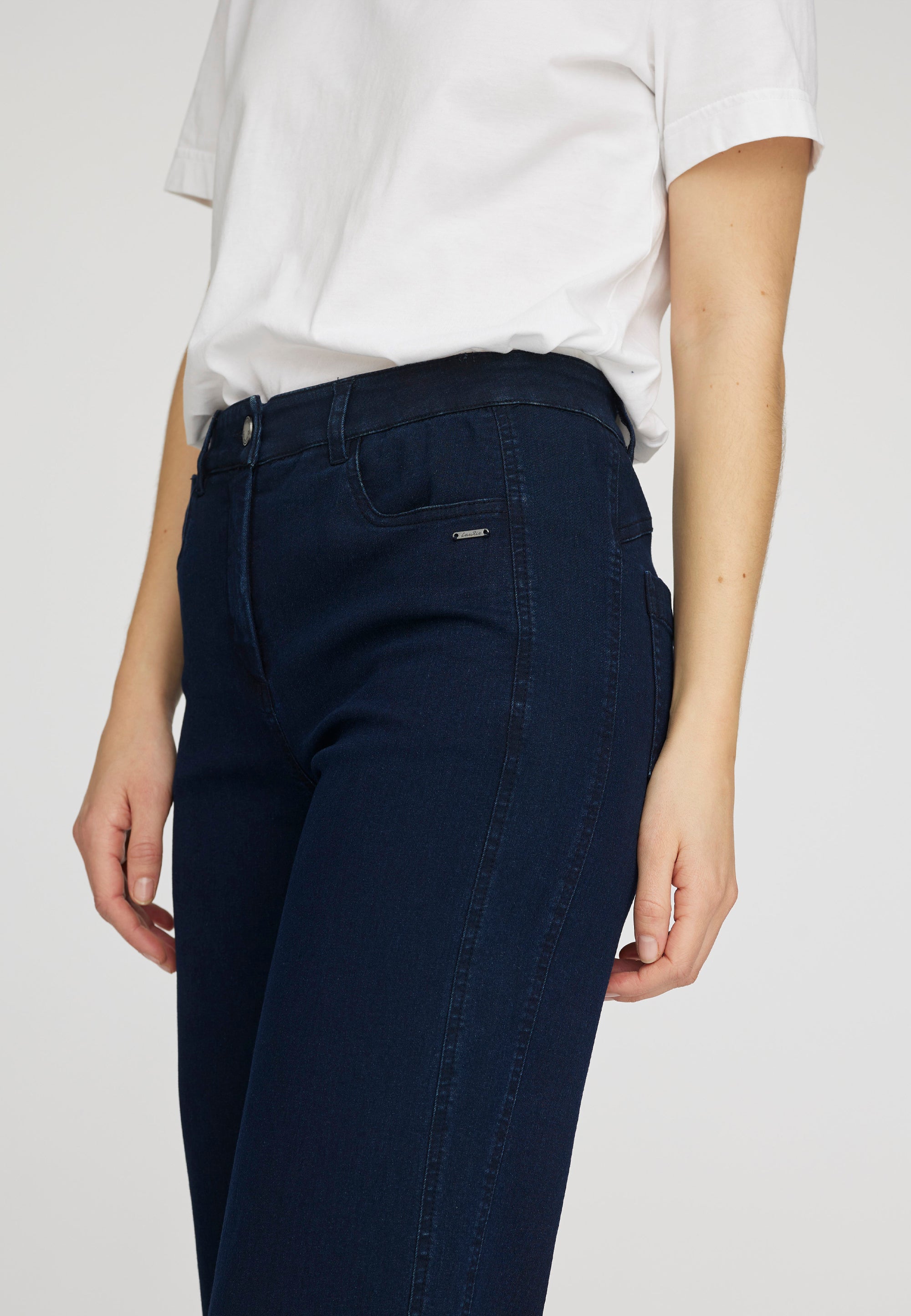 LAURIE Serene 5-pocket Loose - Medium Length Loose Dunkelblauer denim