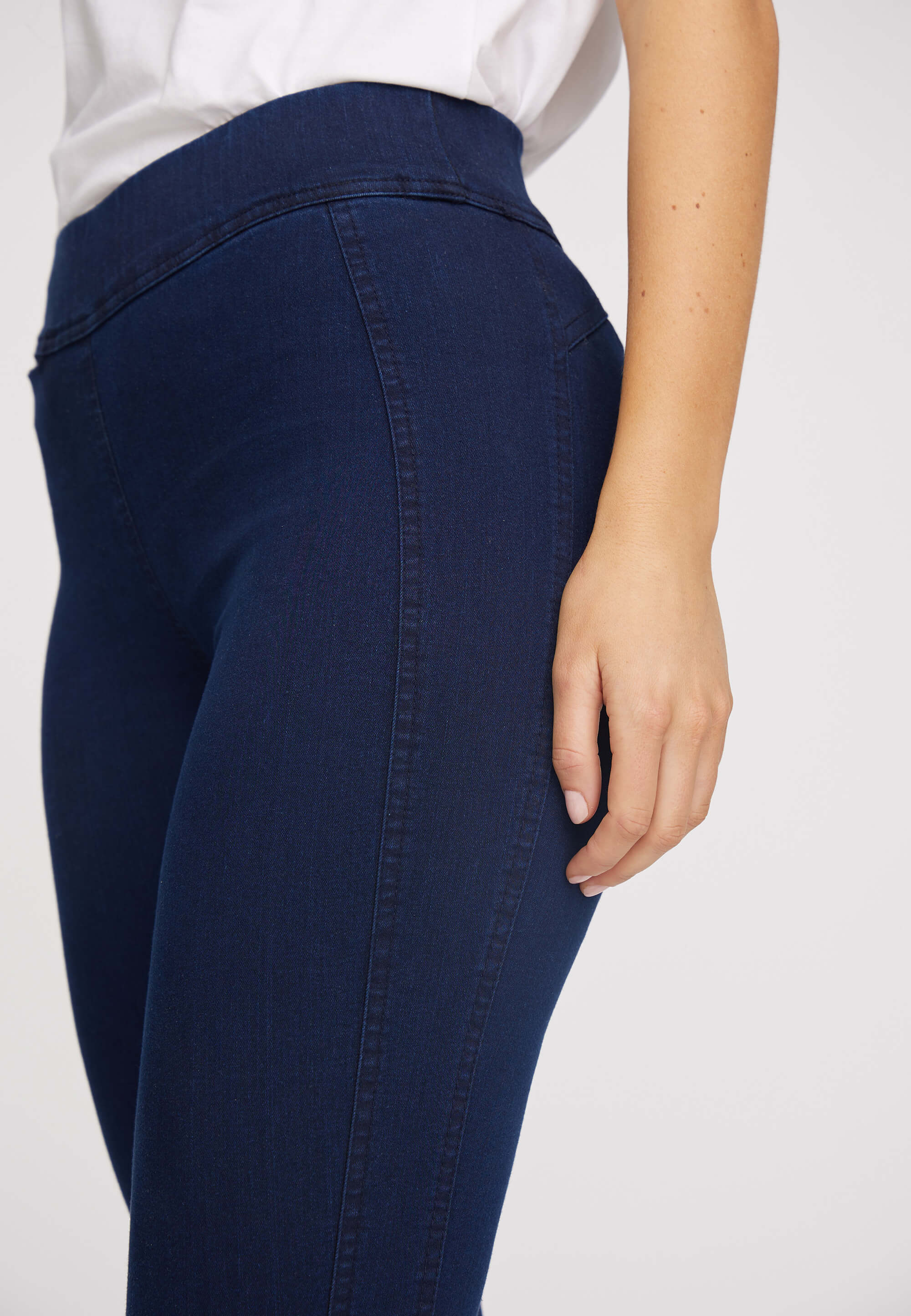 LAURIE Serene Slim - Short Length Slim Dunkelblauer denim
