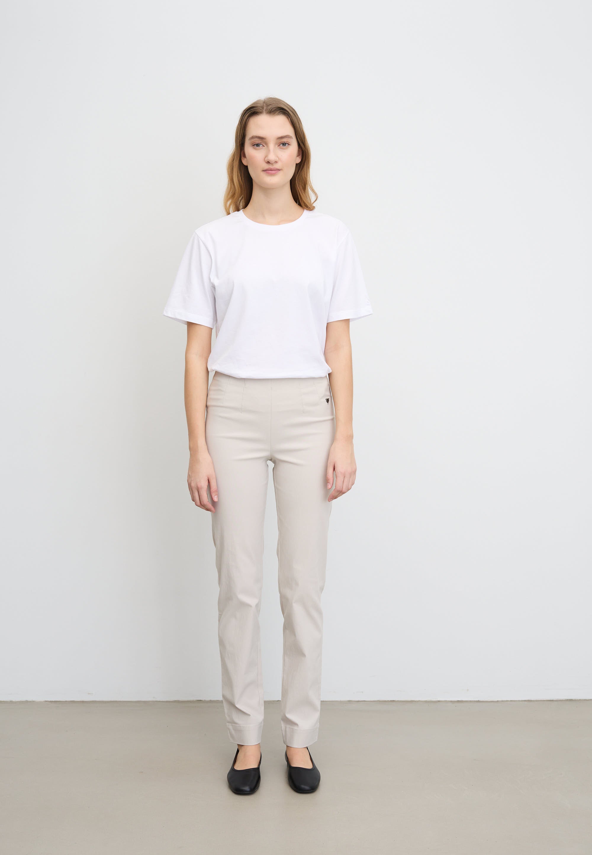 LAURIE  Betty Regular - Medium Length Trousers REGULAR Grau sand