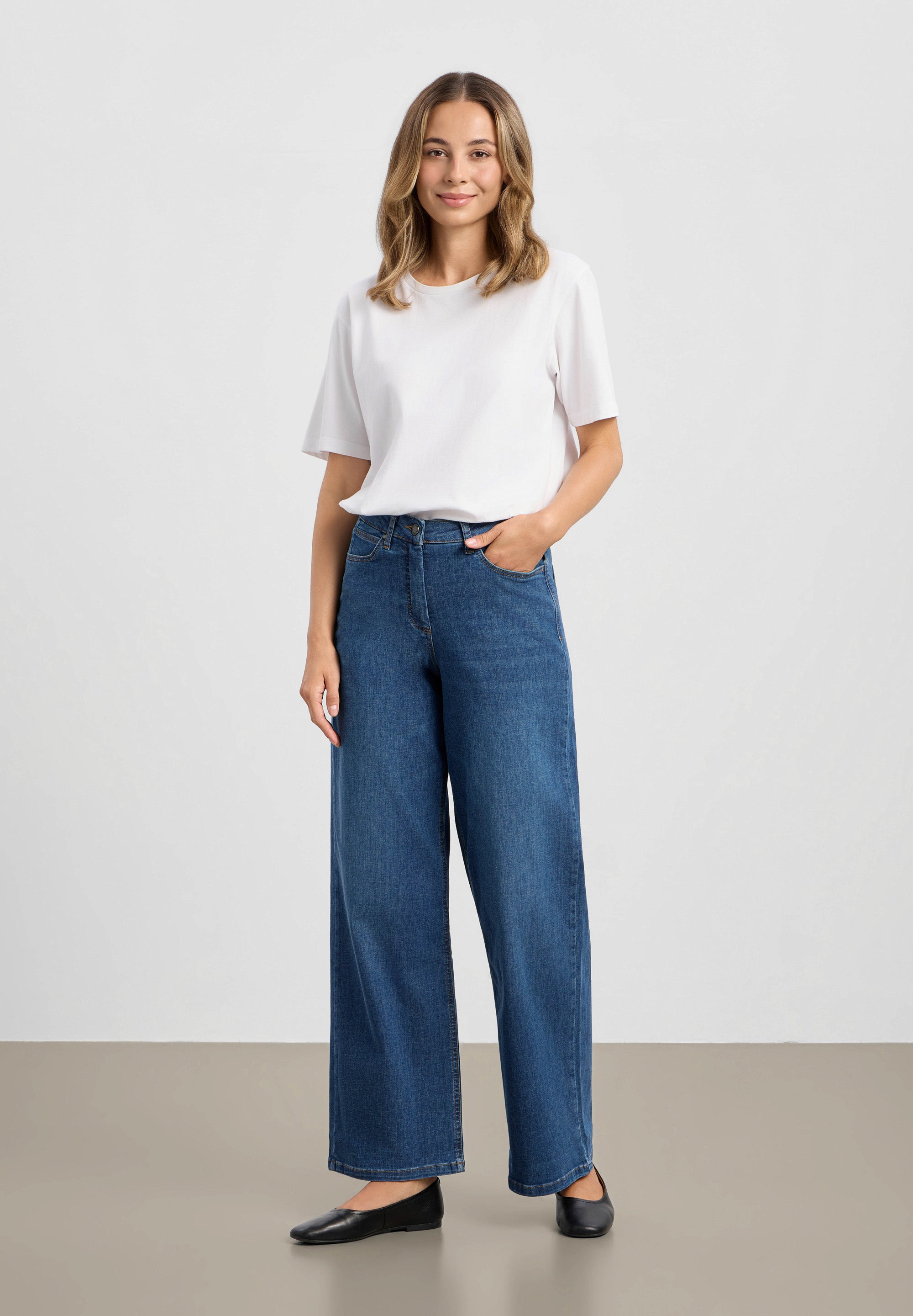 LAURIE Carol Loose - Medium Length Loose 49399 Washed Blue Denim