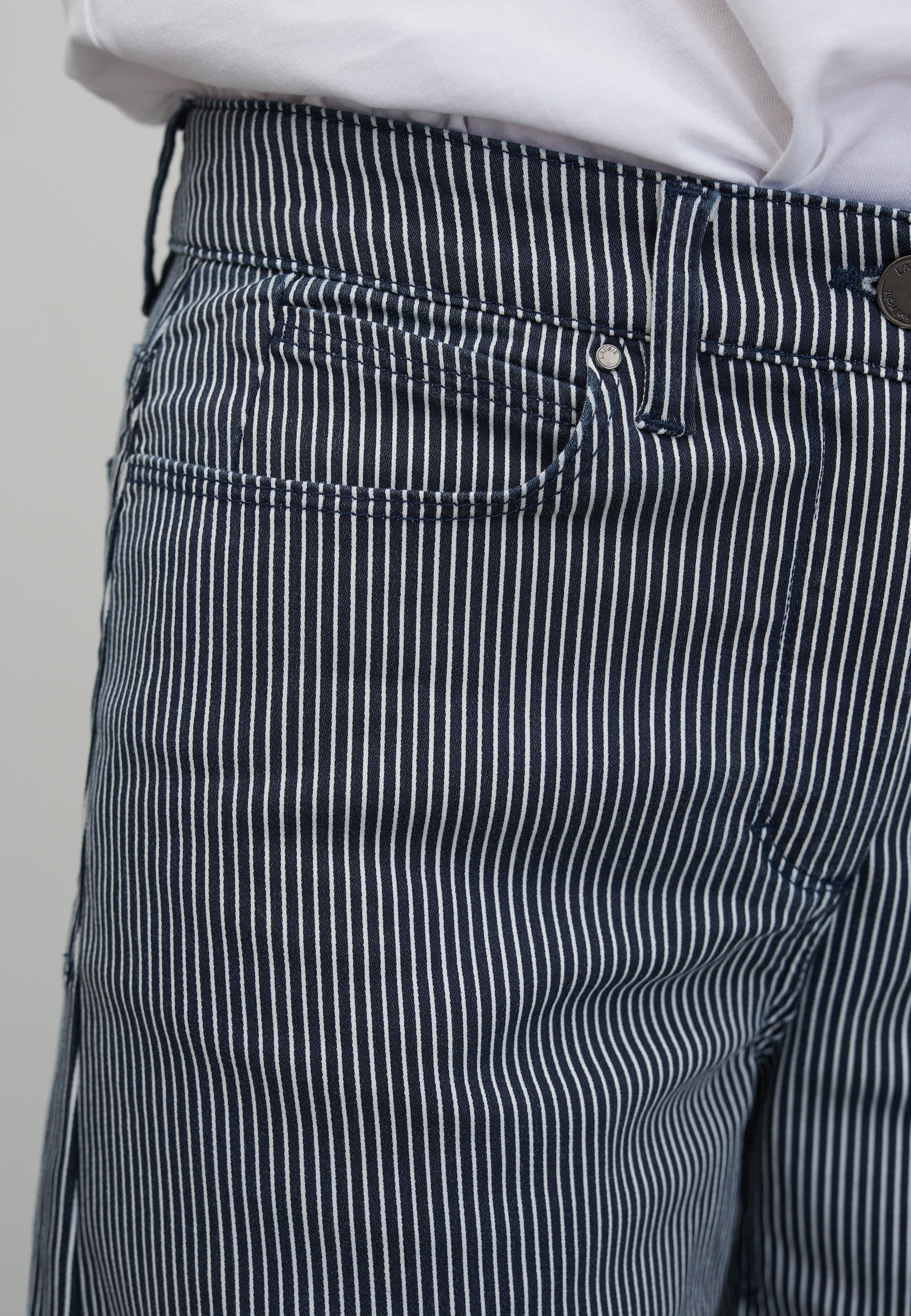 LAURIE  Carol Loose - Medium Length Trousers LOOSE 49397 Blue Stripe