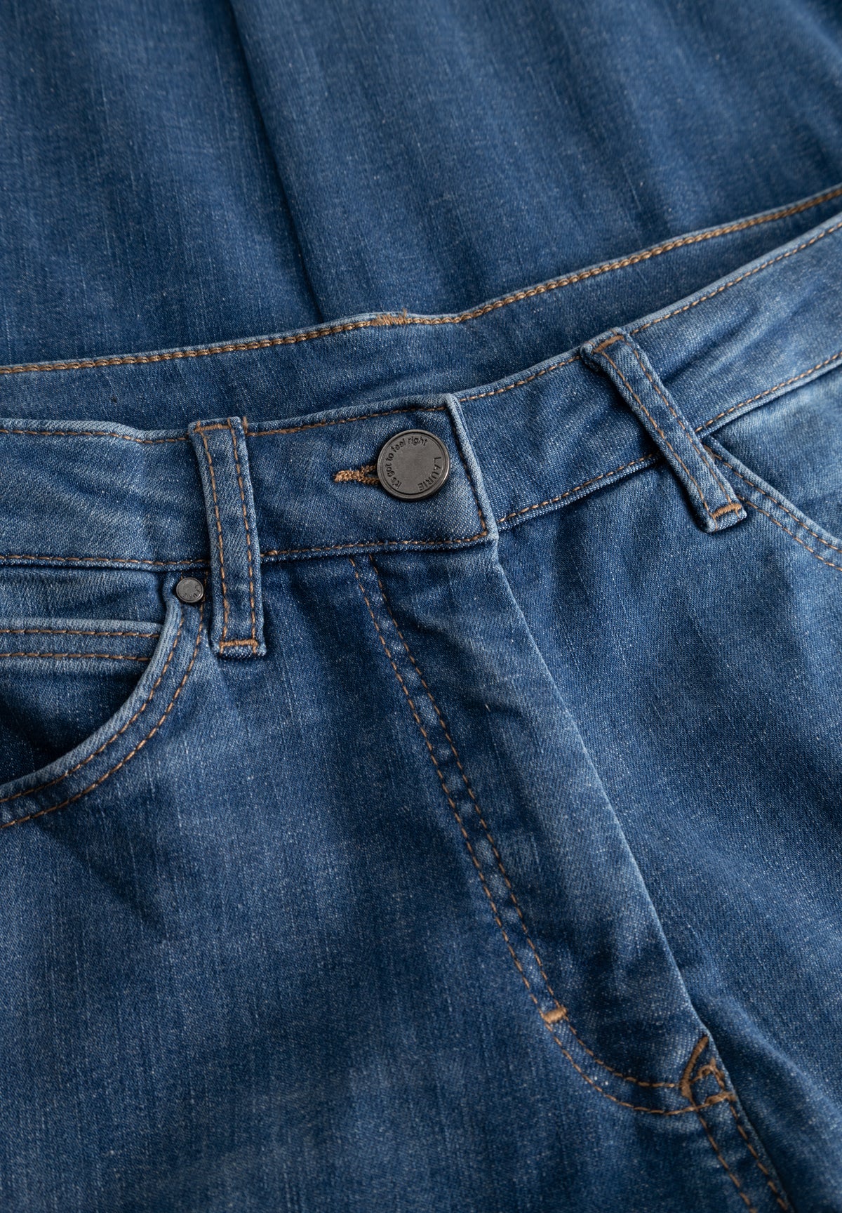 LAURIE Carol Loose - Short Length Loose 49399 Washed Blue Denim