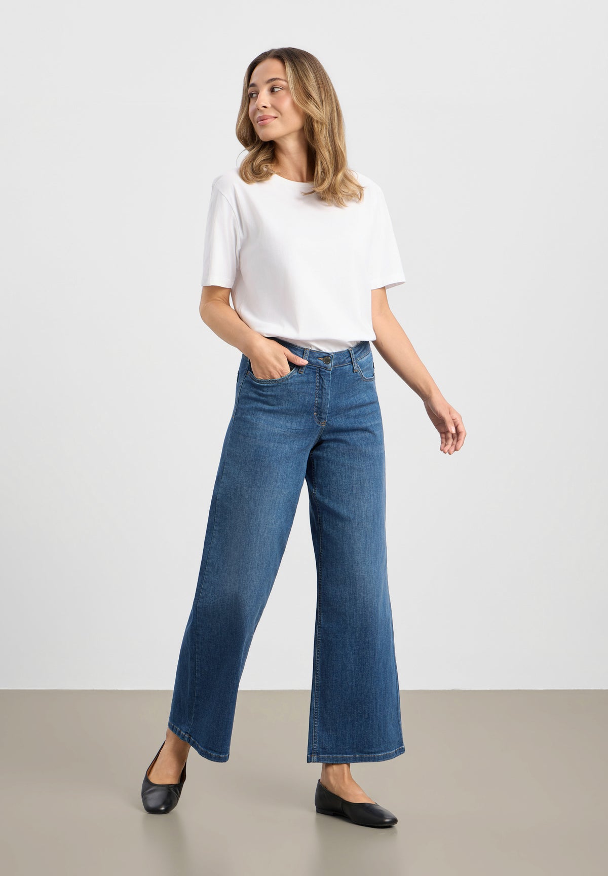 LAURIE Carol Loose - Short Length Loose 49399 Washed Blue Denim